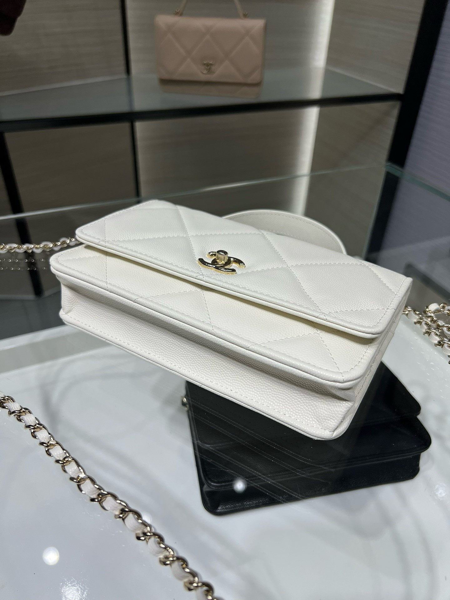 Chanel FLAP BAG WITH TOP HANDLE 19x12x3.5cm