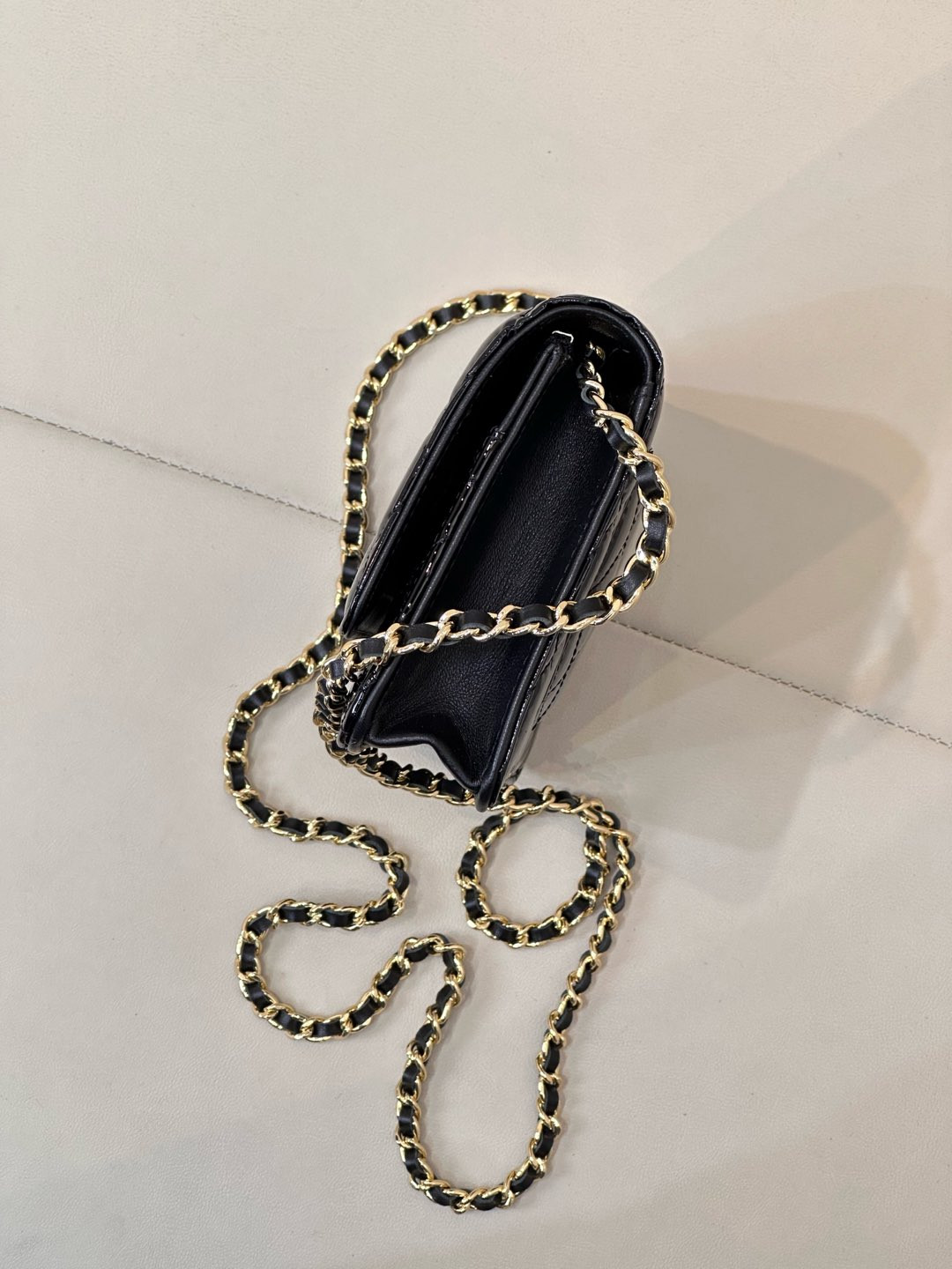 CHANEL WOC CLASSIC WALLET ON CHAIN 13x19x3cm