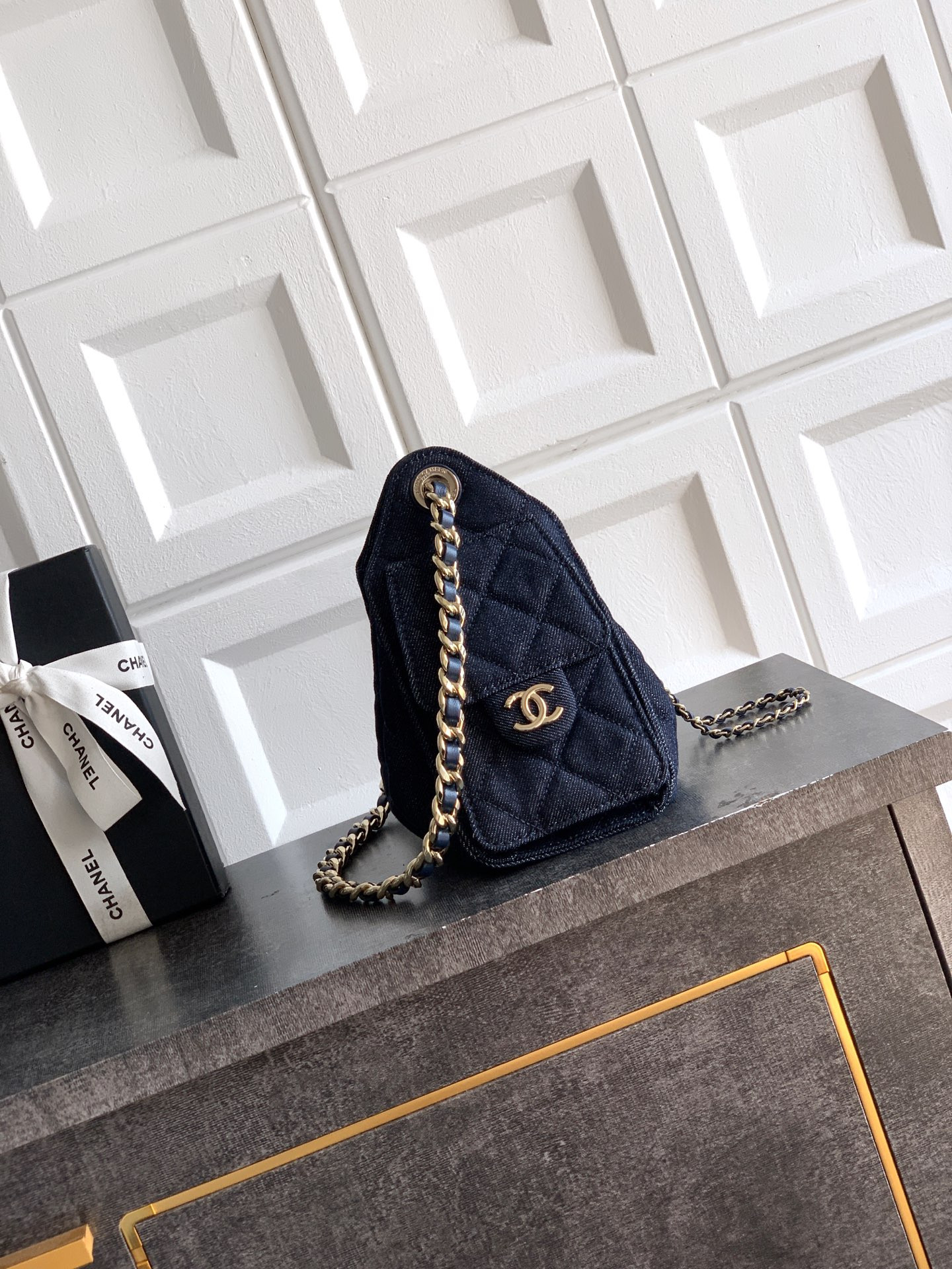 CHANEL 25C Bucket Bag 20x22x12.5cm
