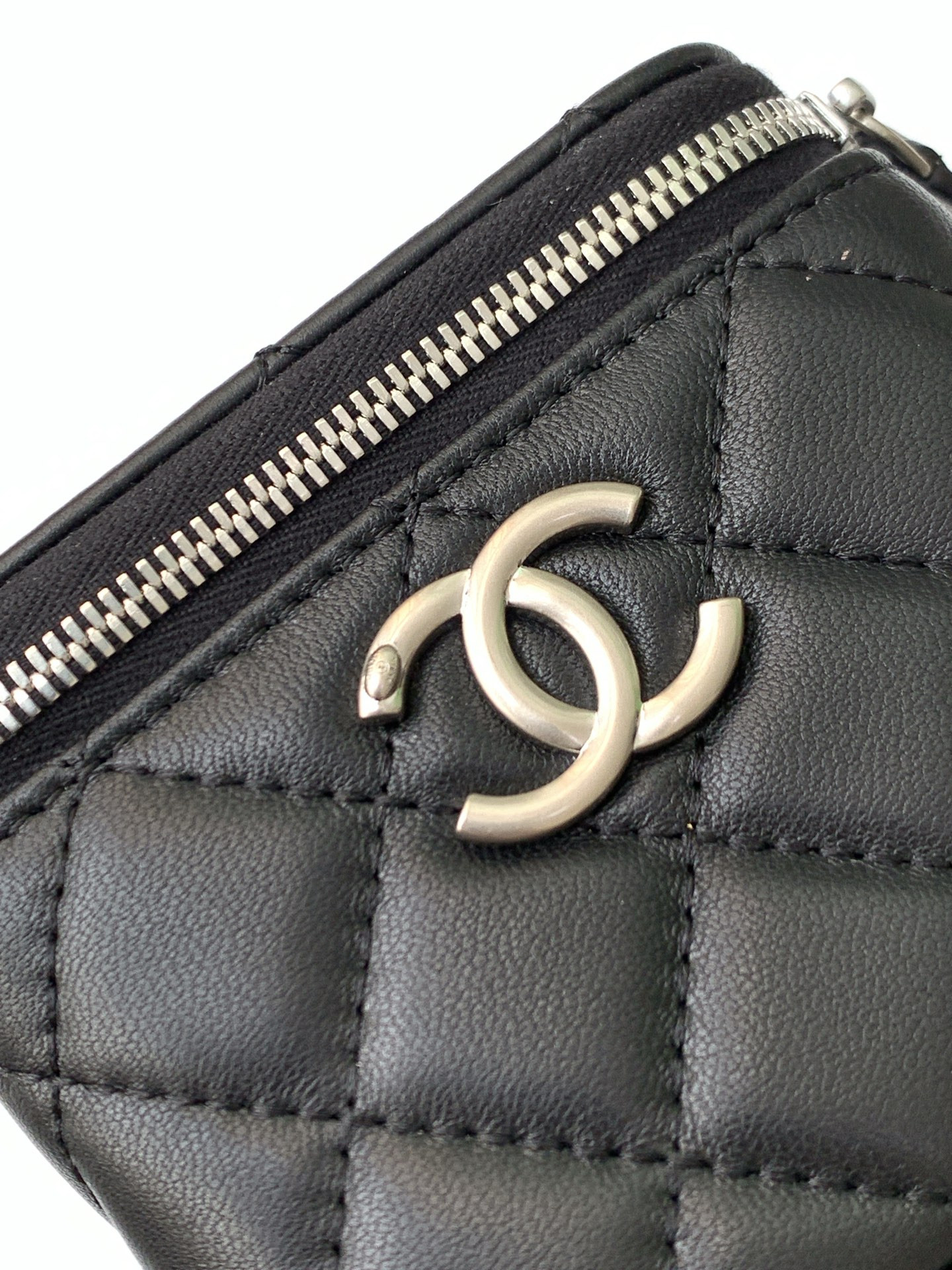 Chanel Small Vanity with Chain 8.5x11x7cm