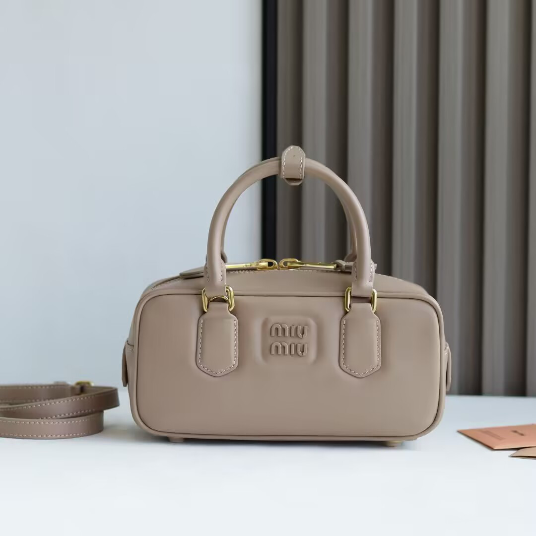 MIU MIU Arcadie leather bag 10.5x22x7.5cm