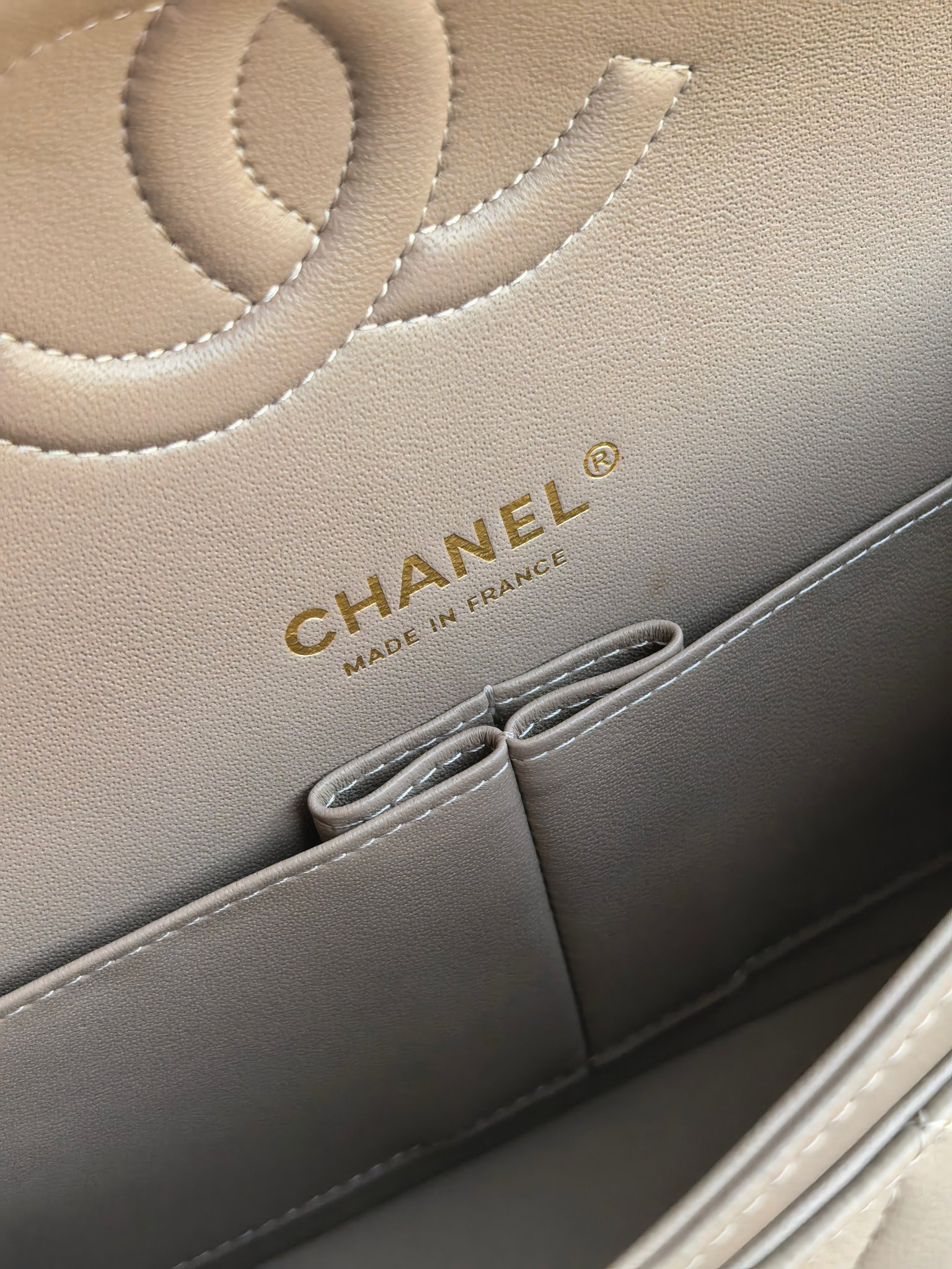 Chanel Classic Flap Bag Light gold hardware 15.5x25.5x6.5cm