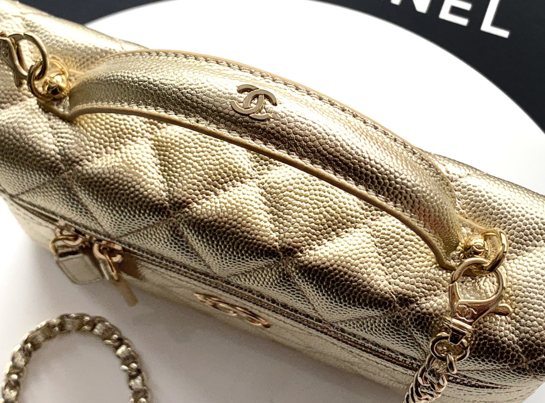 CHANEL LONG VANITY WITH CHAIN 17×19.5×5cm