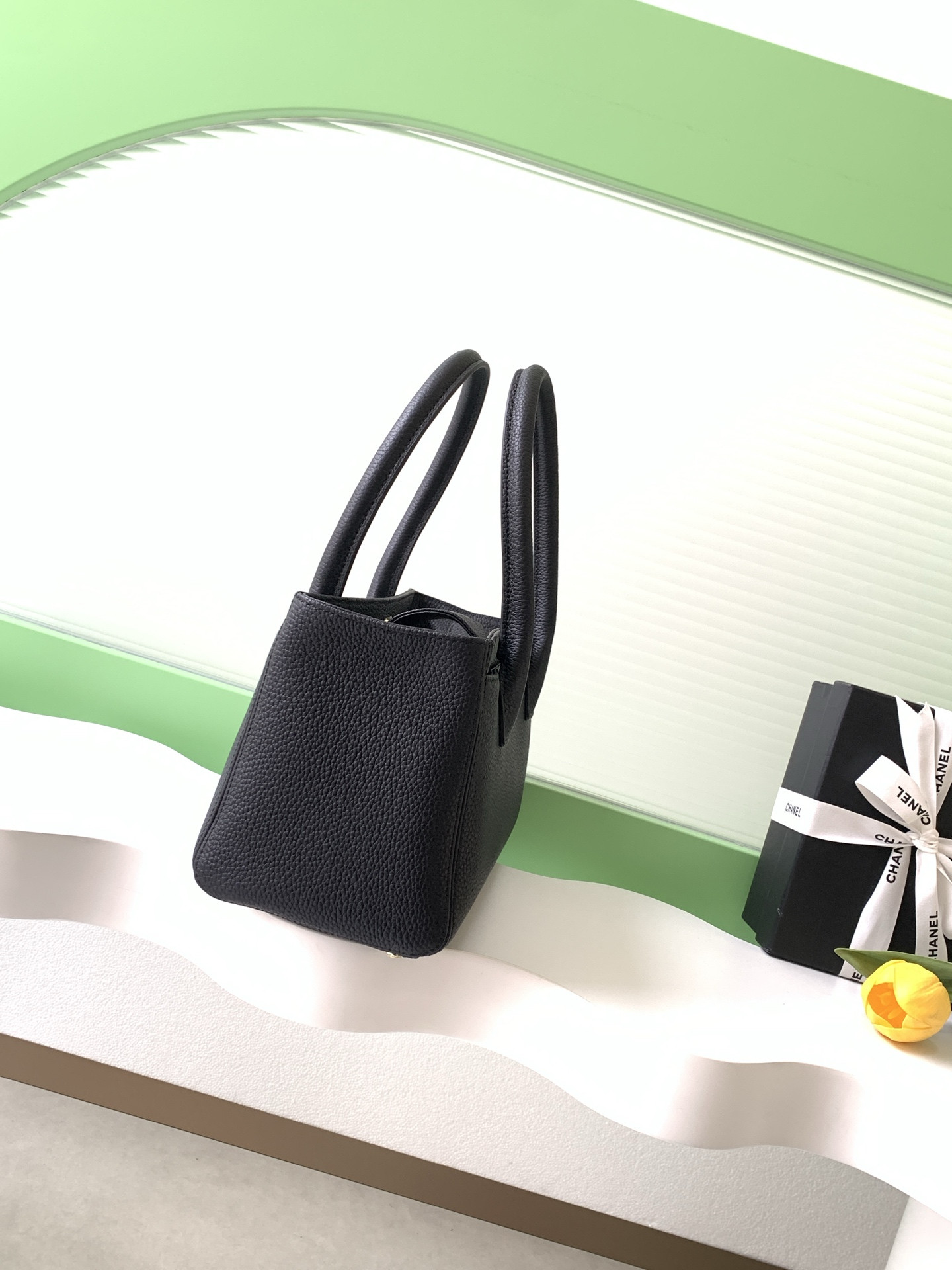 Chanel Executive Cerf Tote 32x17.5x13cm