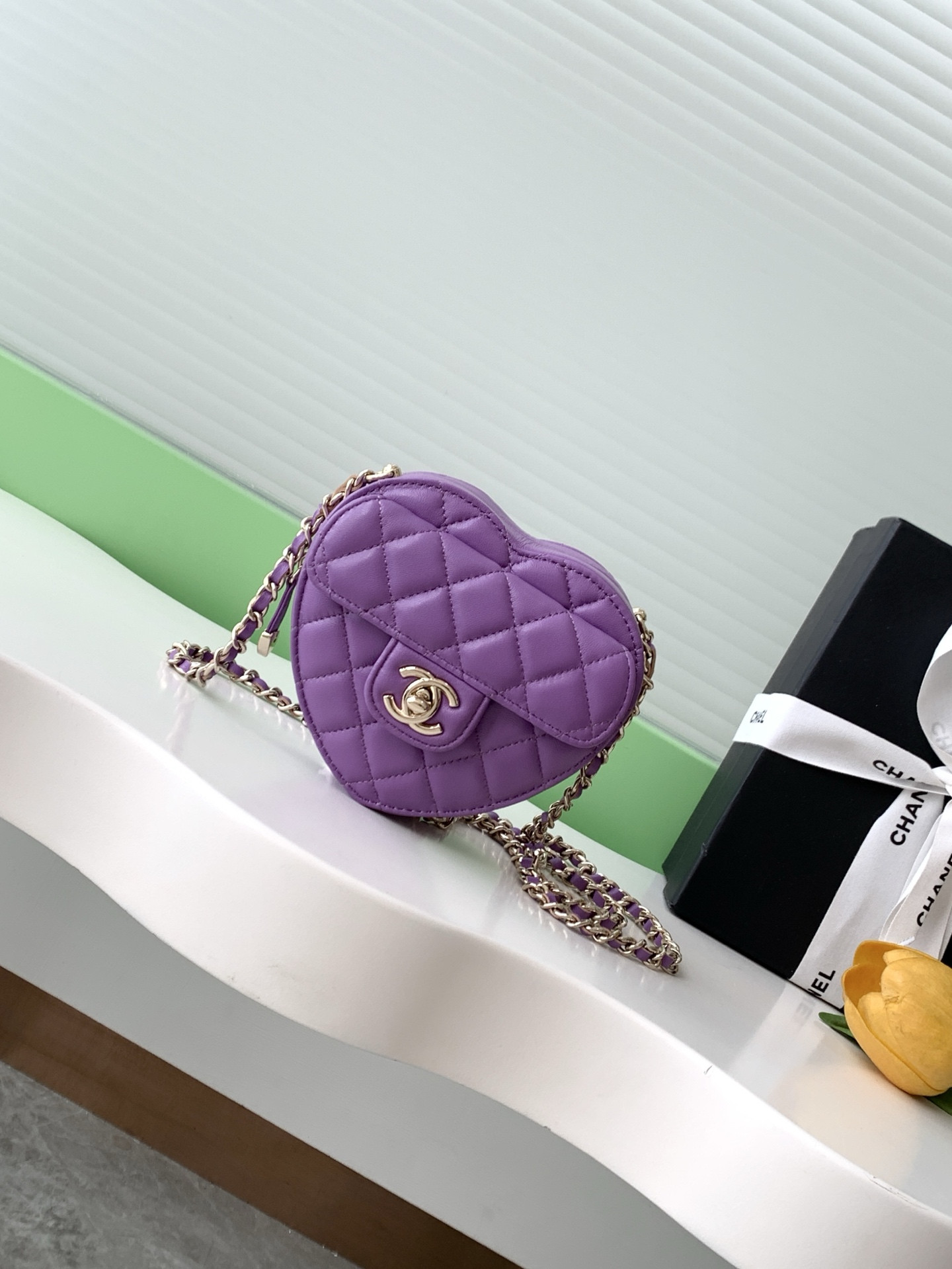 Chanel Mini 22S Heart Clutch With Chain 12x13x5.5cm