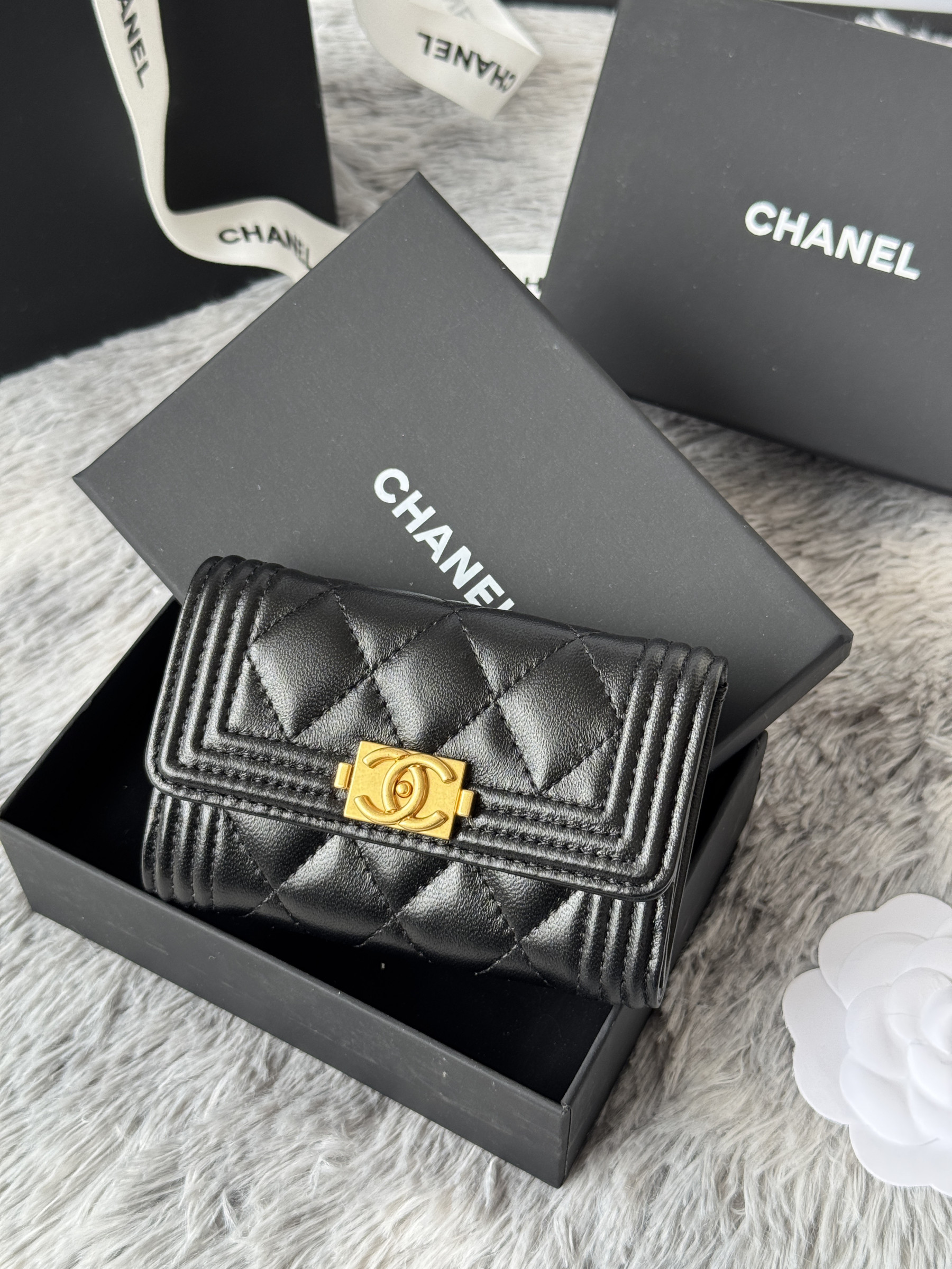 Chanel BOY CHANEL Flap Card Holder A80603 7.5x11.3x2.1cm