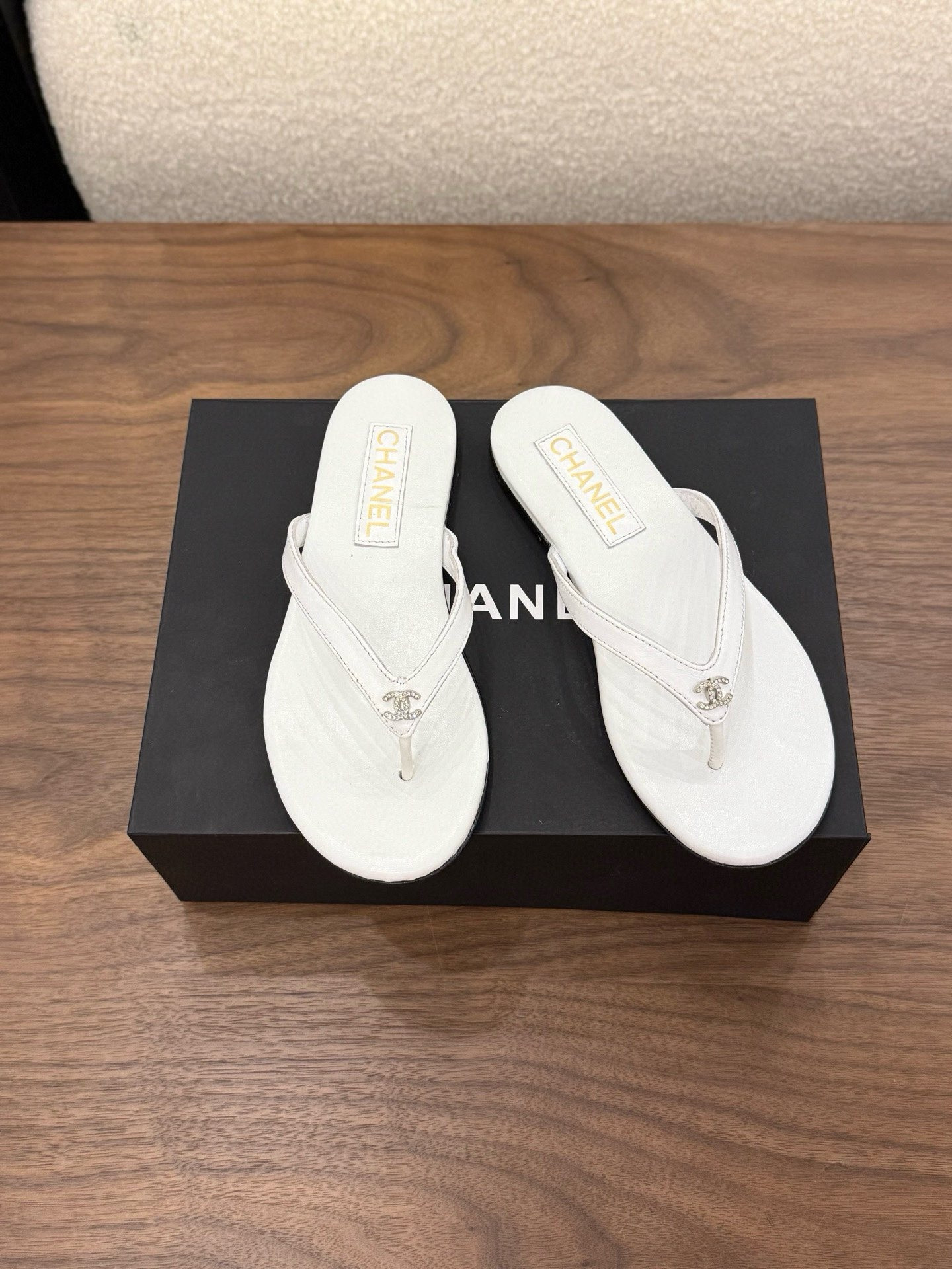 UA Chanel Slides