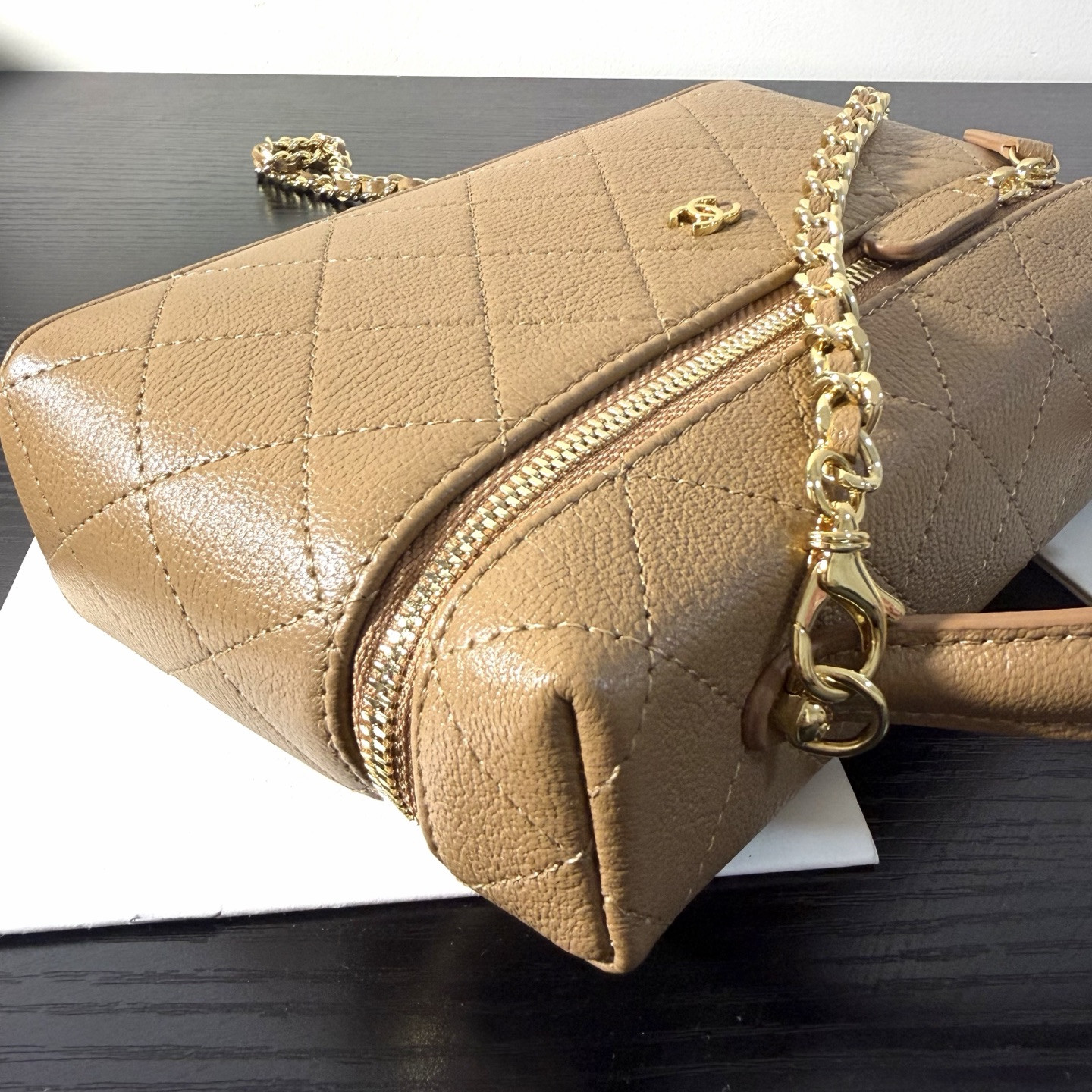 CHANEL Classic Vanity with chain Handbag 17x19.5x5cm