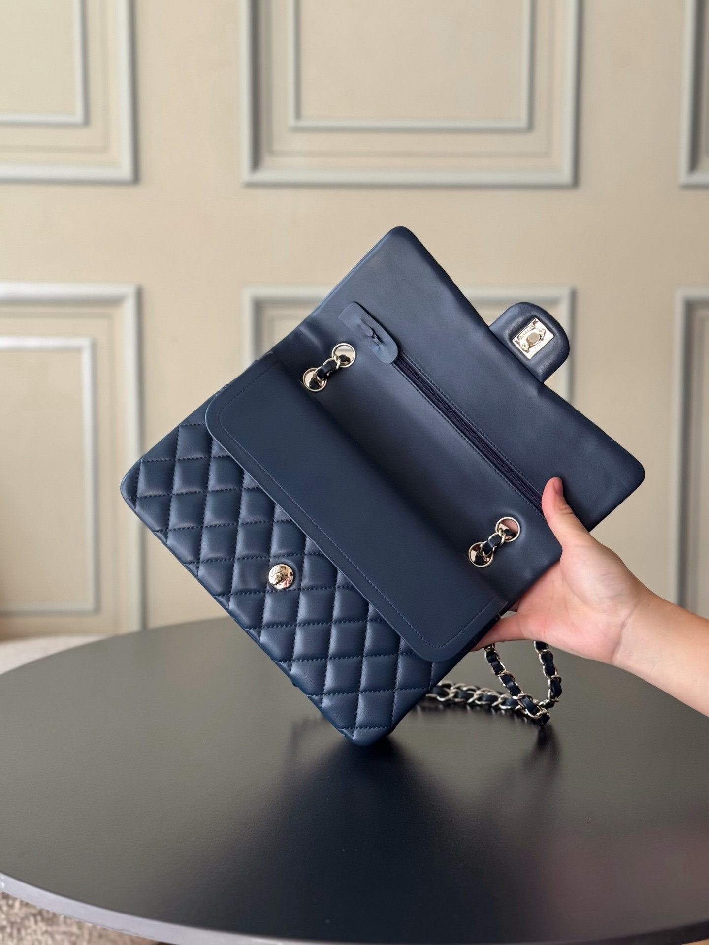 Chanel Flap Bag Royal blue Light gold hardware 25.5x15.5x6.5cm