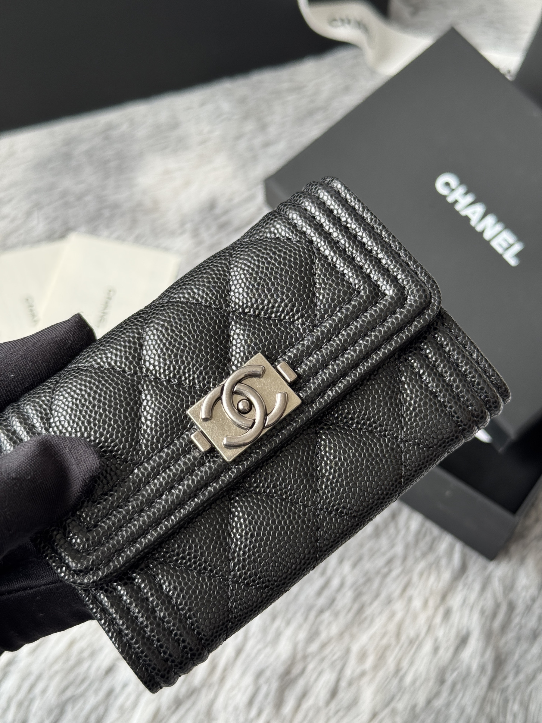 Chanel BOY CHANEL Flap Card Holder A80603 7.5x11.3x2.1cm