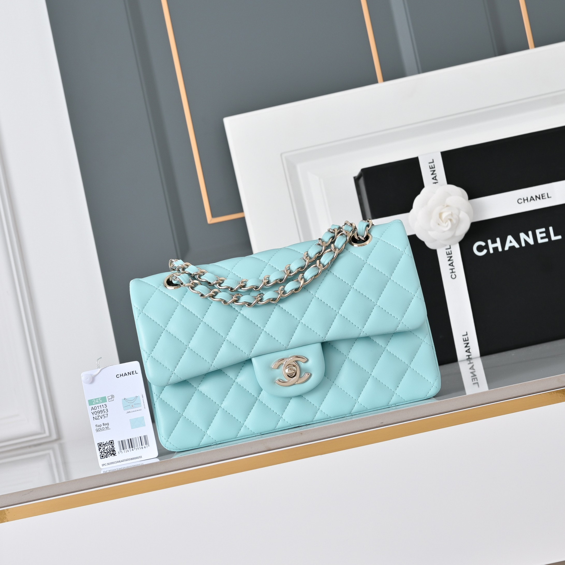 Chanel Classic Flap handbag Sky blue lambskin with light gold hardware A01113 23x14.5x6cm