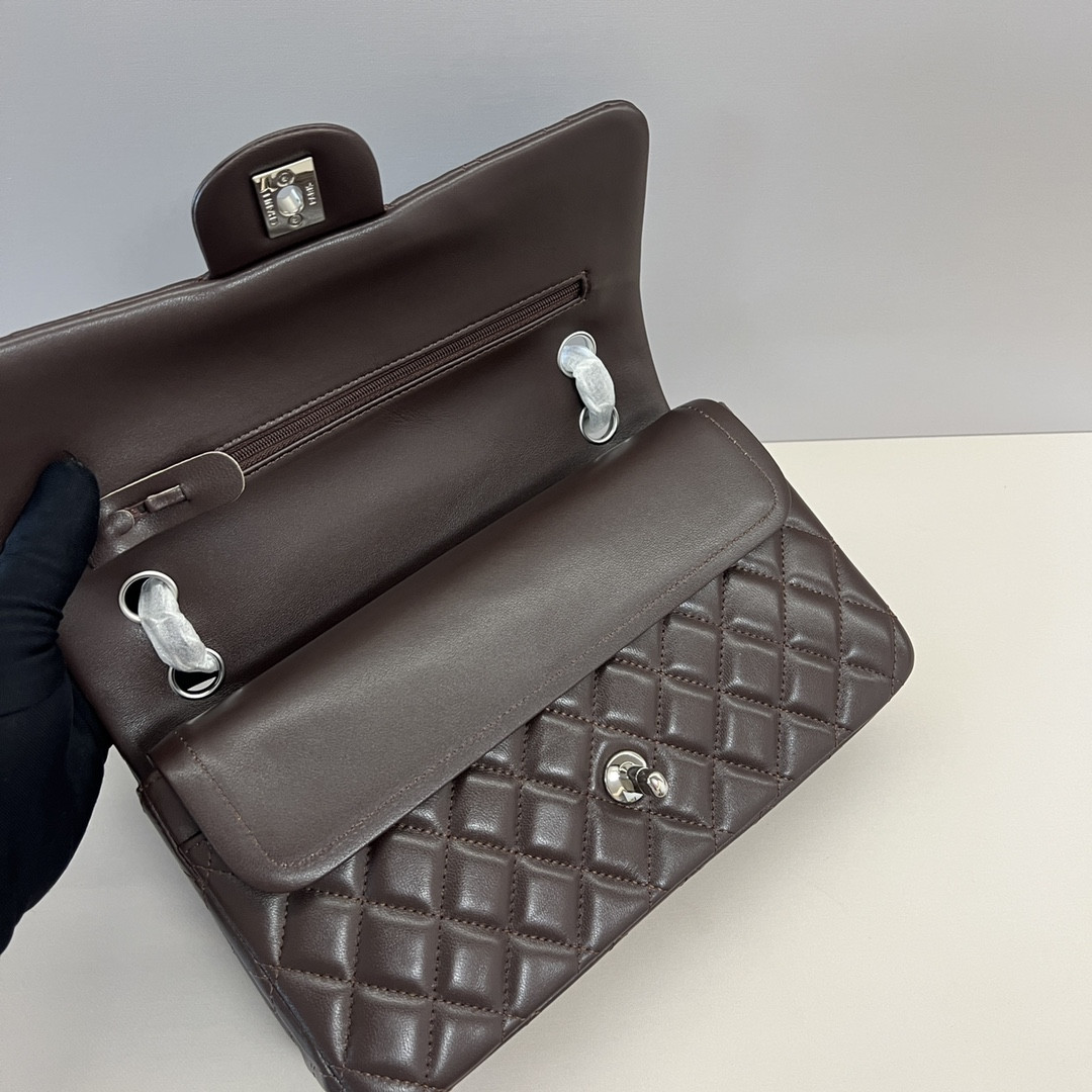 Chanel Classic Flap Bag 15x25.5x6cm