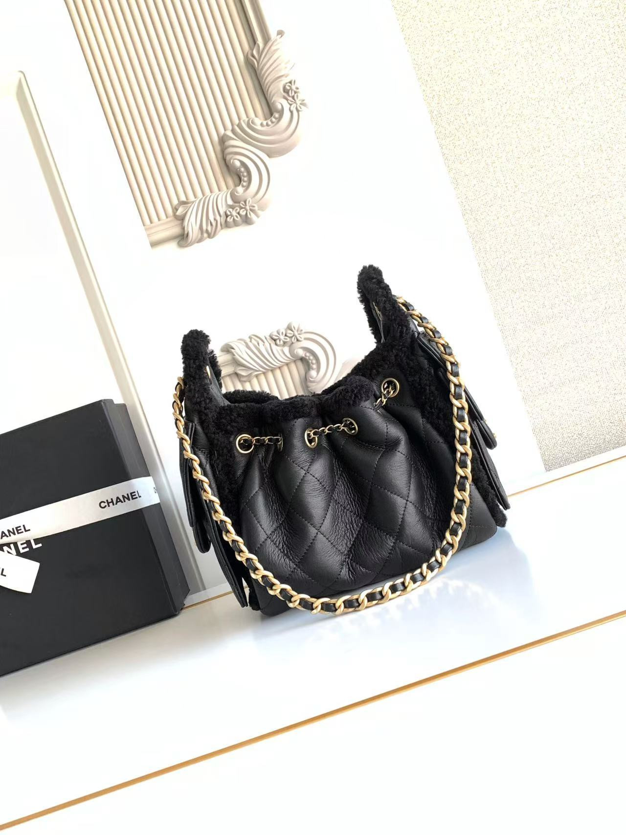 CHANEL 25C Bucket Bag 20x22x12.5cm