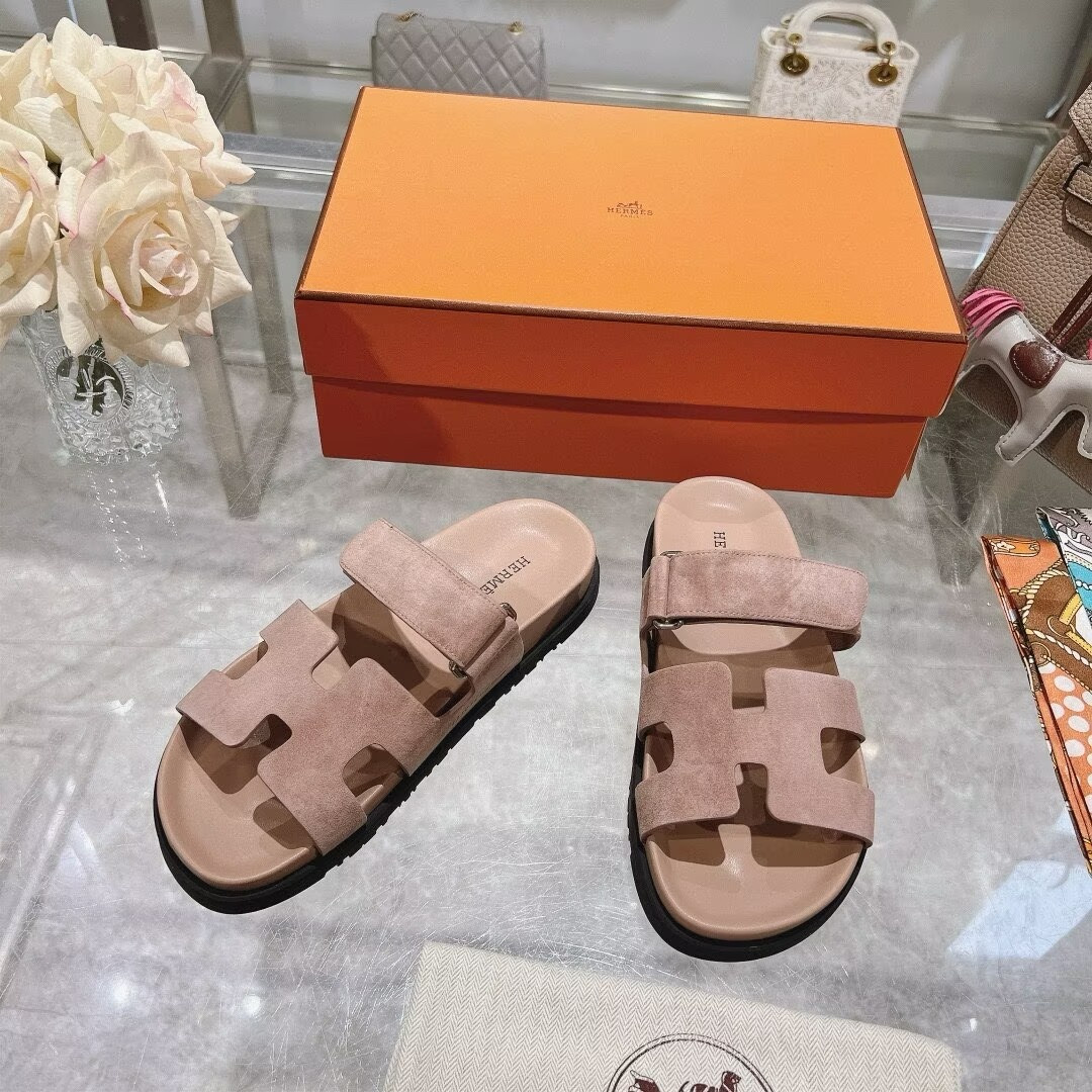 UA H**me5 Chypre Sandal