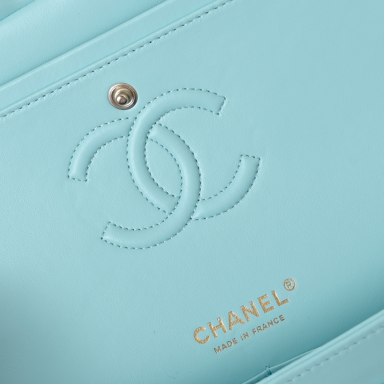 Chanel Classic Flap handbag Sky blue lambskin with light gold hardware A01113 23x14.5x6cm