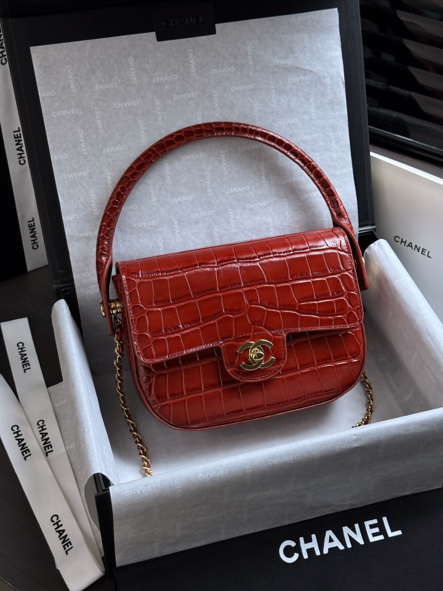Chanel Mini Flap Bag With Handle AS6424 14.5x19.5x5cm