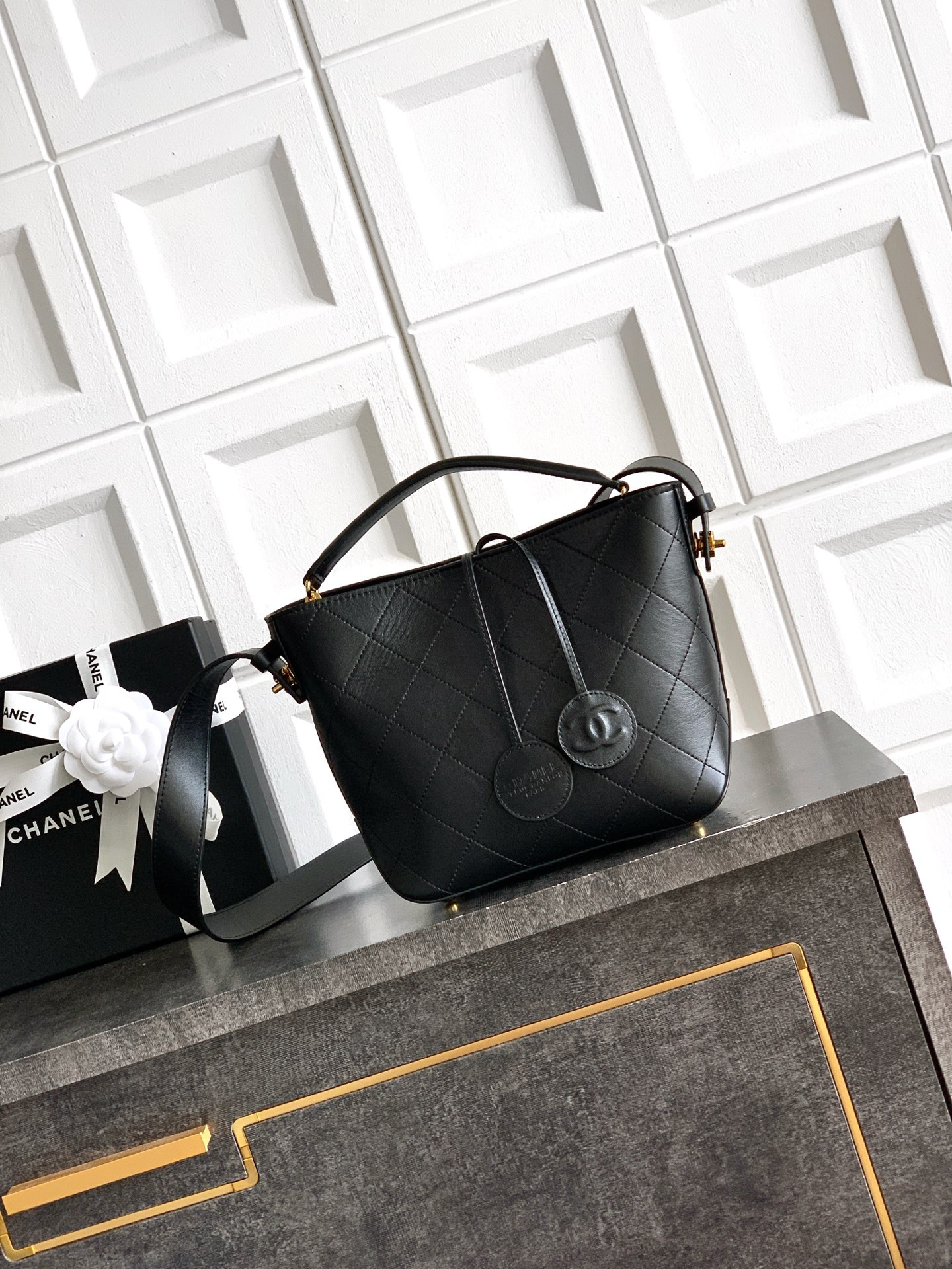 Chanel Bucket Bag 20x11x18cm