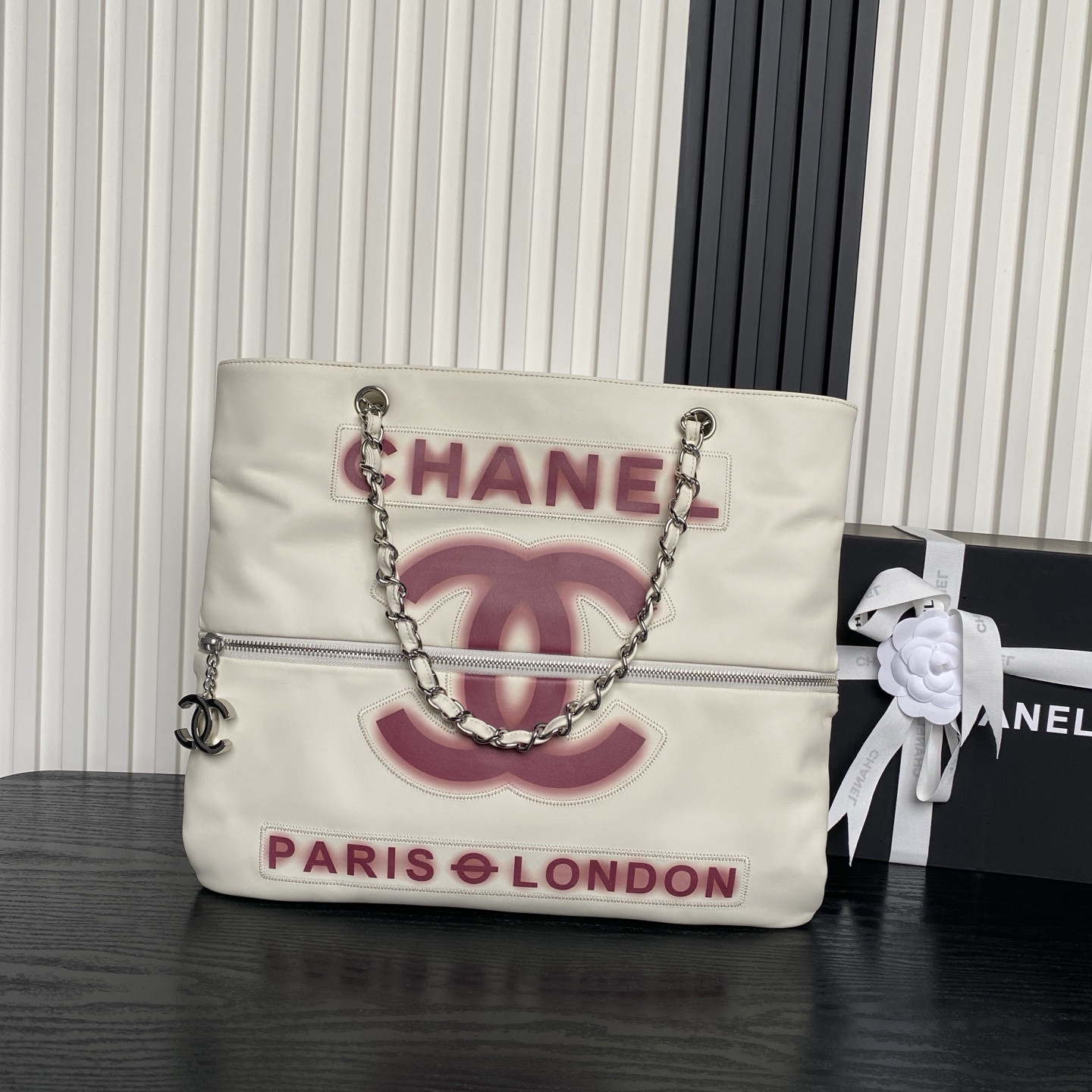 Chanel Vintage Graffiti Expandable Tote Bag AS9903 38x33cm