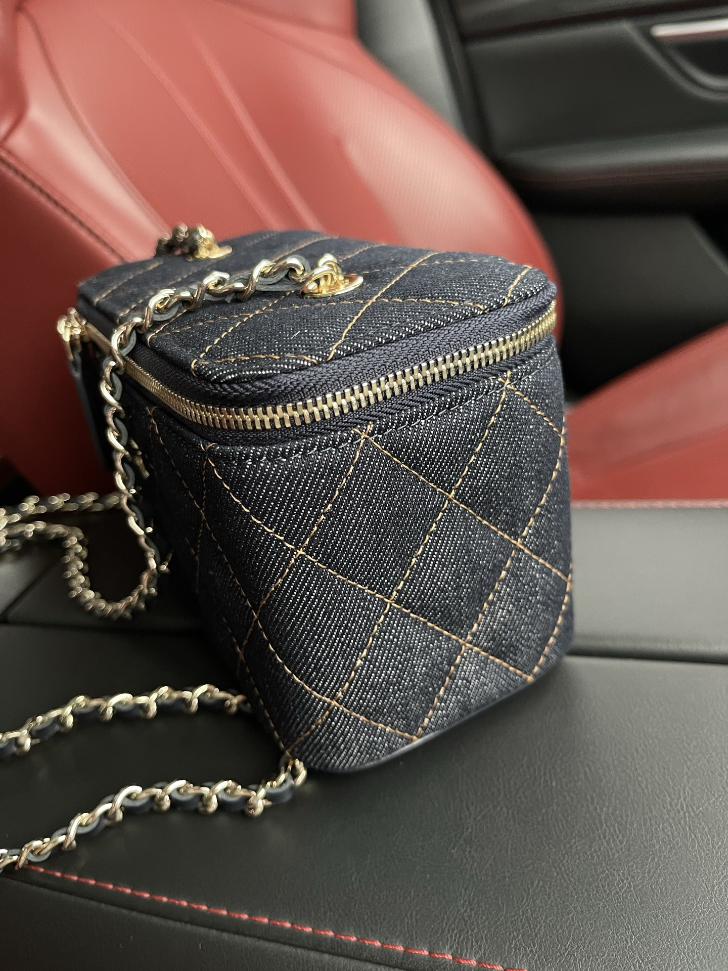 Chanel Clutch With Chain 10x16x8cm (Light gold buckle)