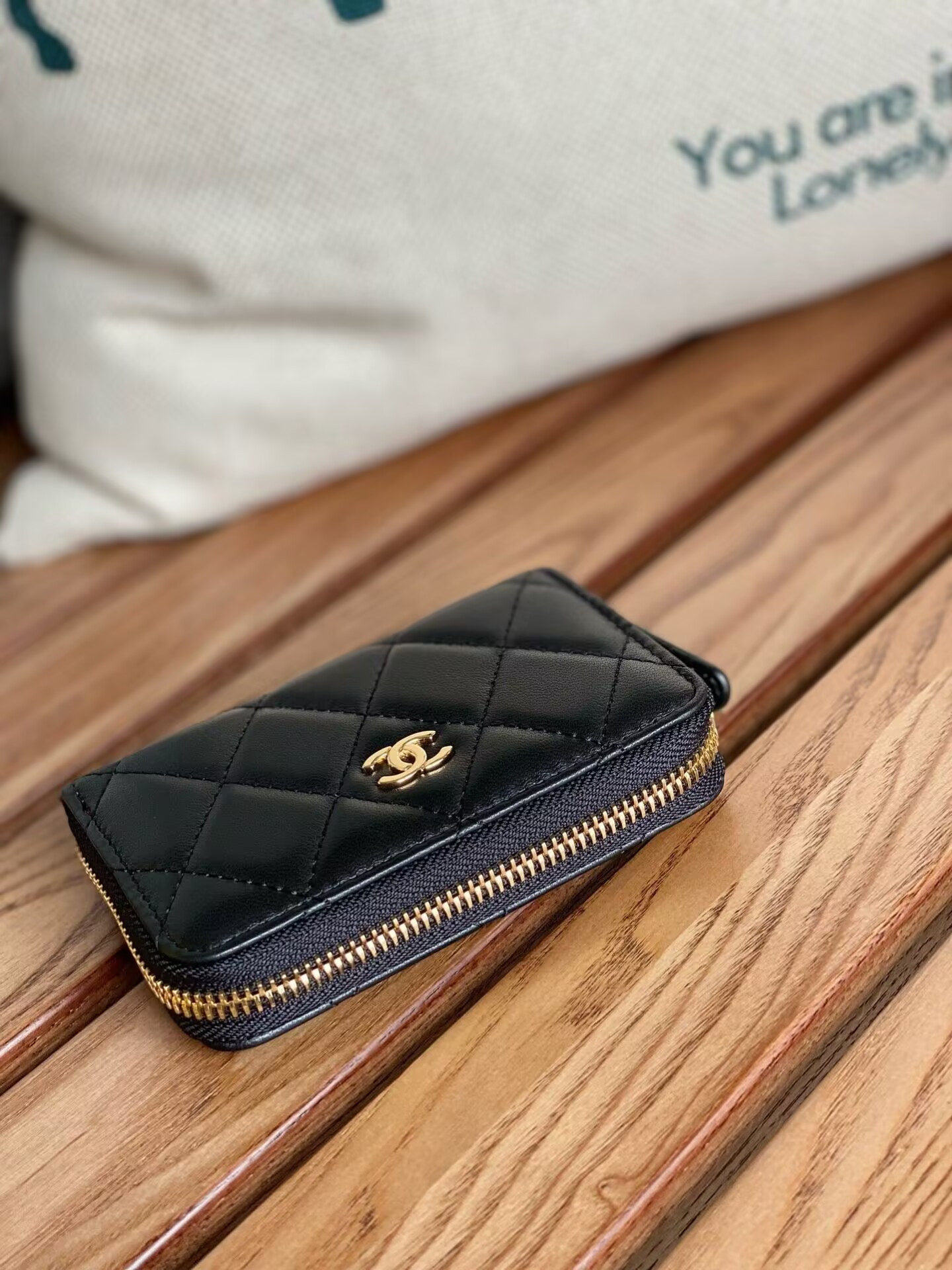 Ch**el ZIPPED COIN PURSE 7.5x 11x 2.5cm