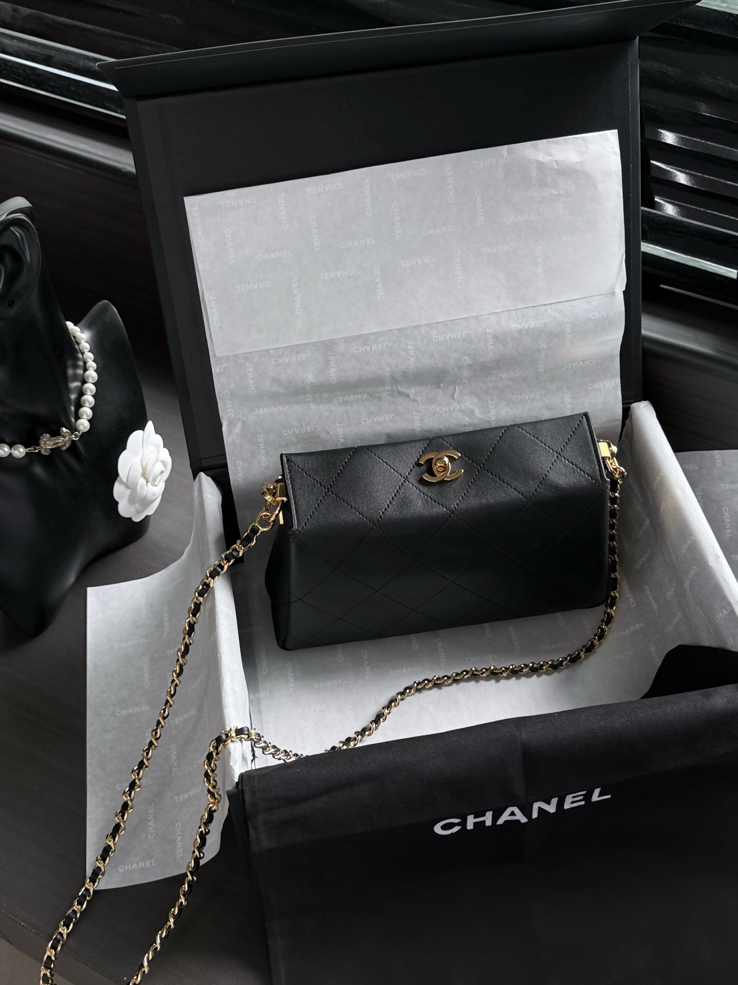 Chanel Hobo Bag AS6255 16x23x8cm
