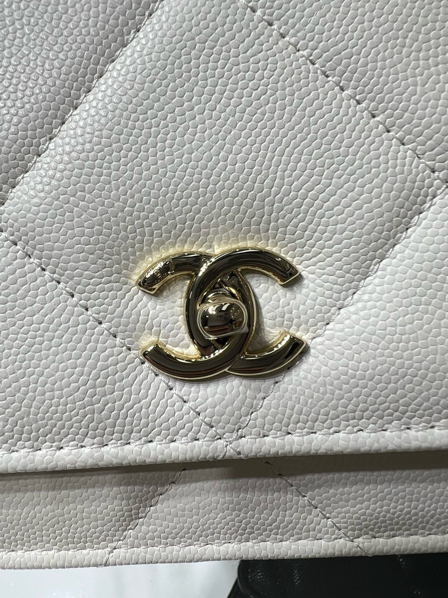 Chanel FLAP BAG WITH TOP HANDLE 19x12x3.5cm