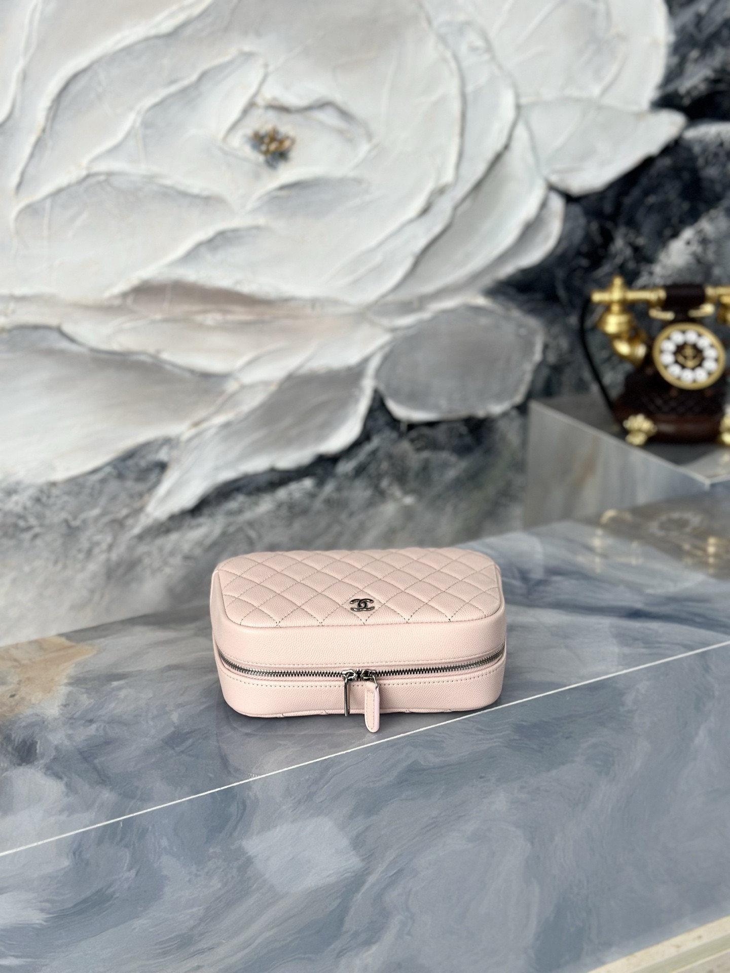 Chanel Pouch Bag A31104 18.5x6x11cm
