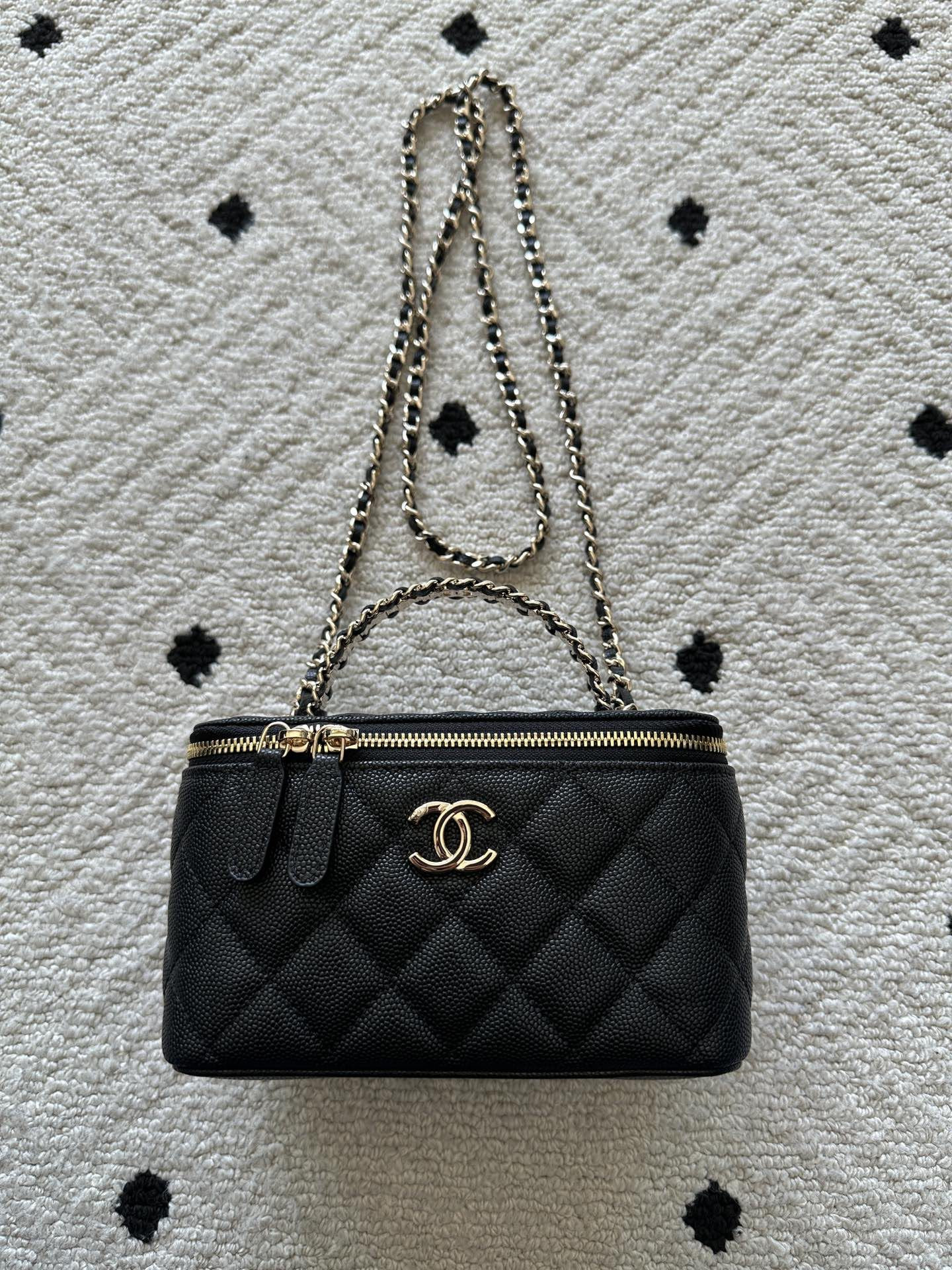 CHANEL Classic Vanity with chain Handbag AS4940 17x9.5x8cm
