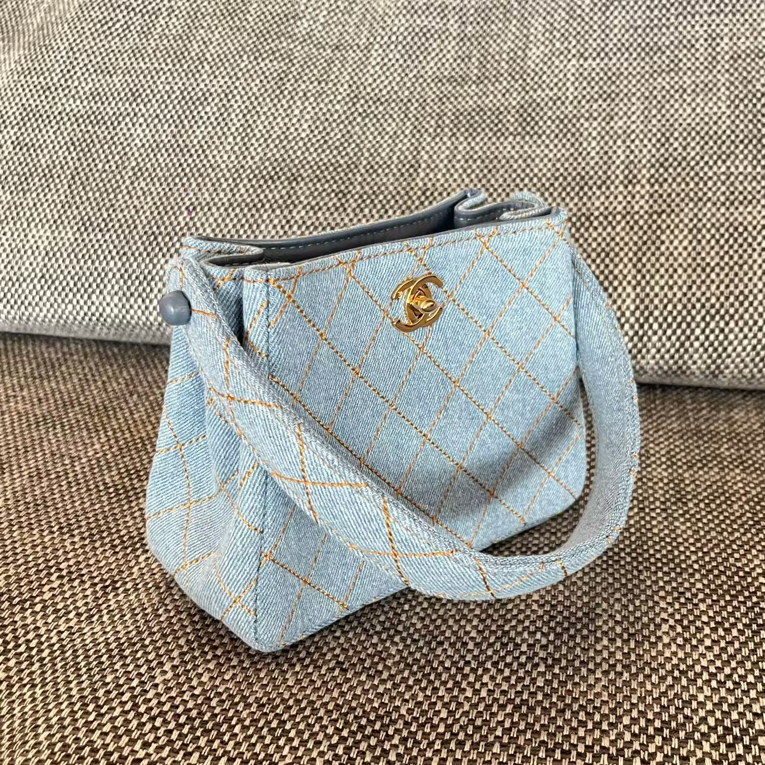 Chanel Mini Classic Handbag 18x13x7cm