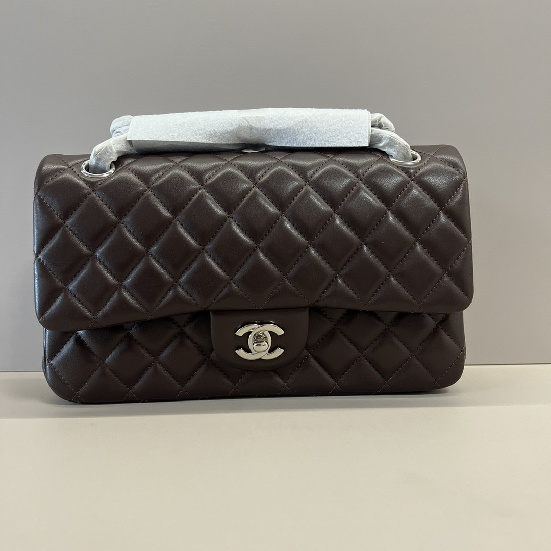Chanel Classic Flap Bag 15x25.5x6cm