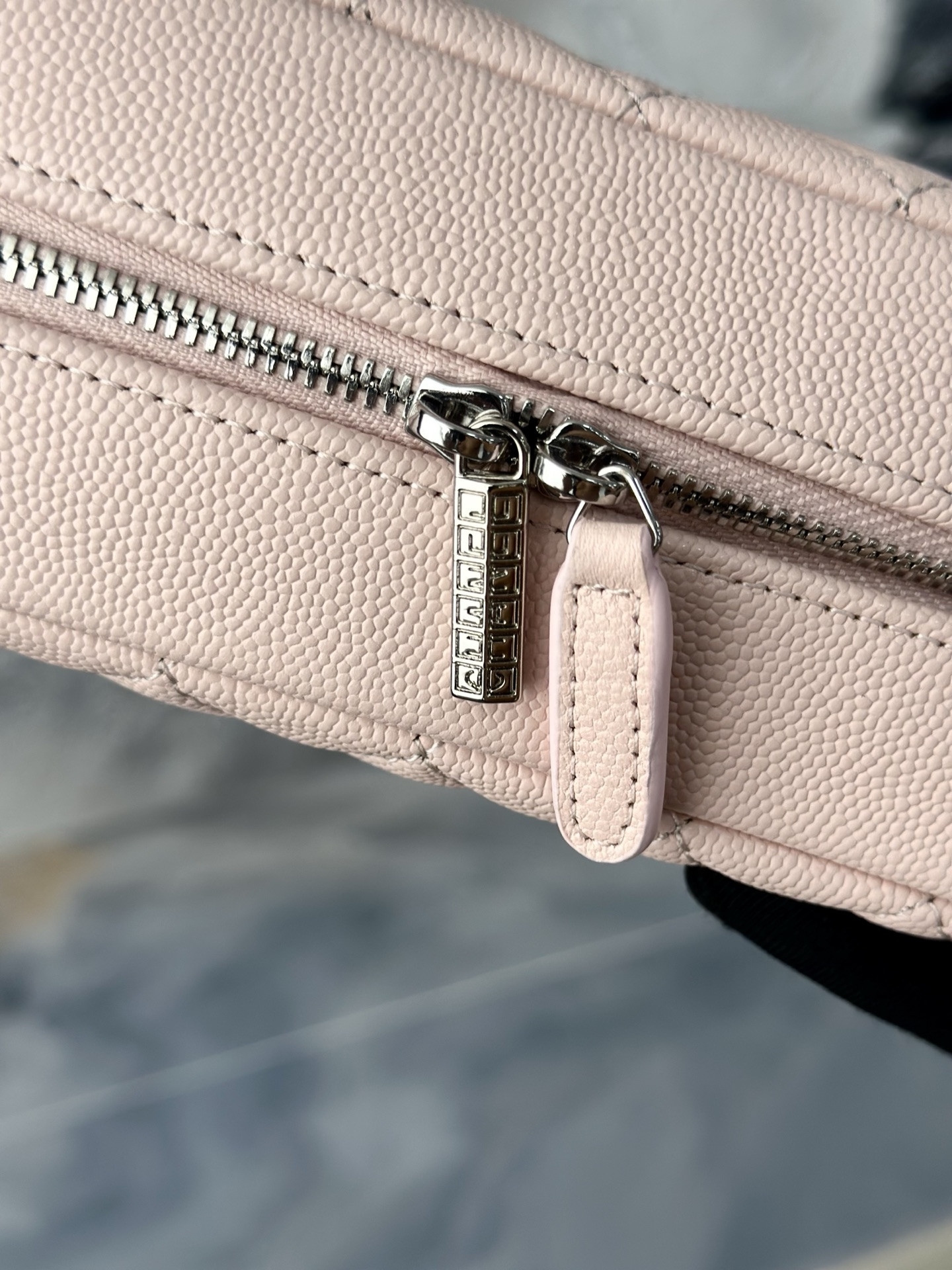 Chanel Pouch Bag A31105 21x6x14cm