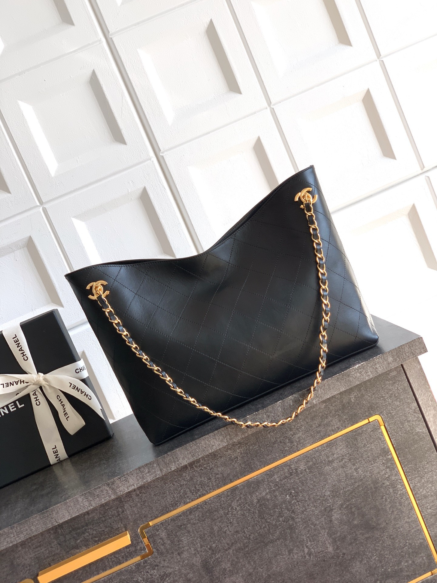 Chanel Shopping Bag 38x25x9.5cm