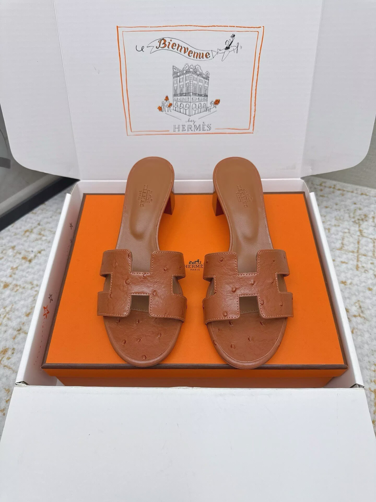 ua H**me5 oasis sandal