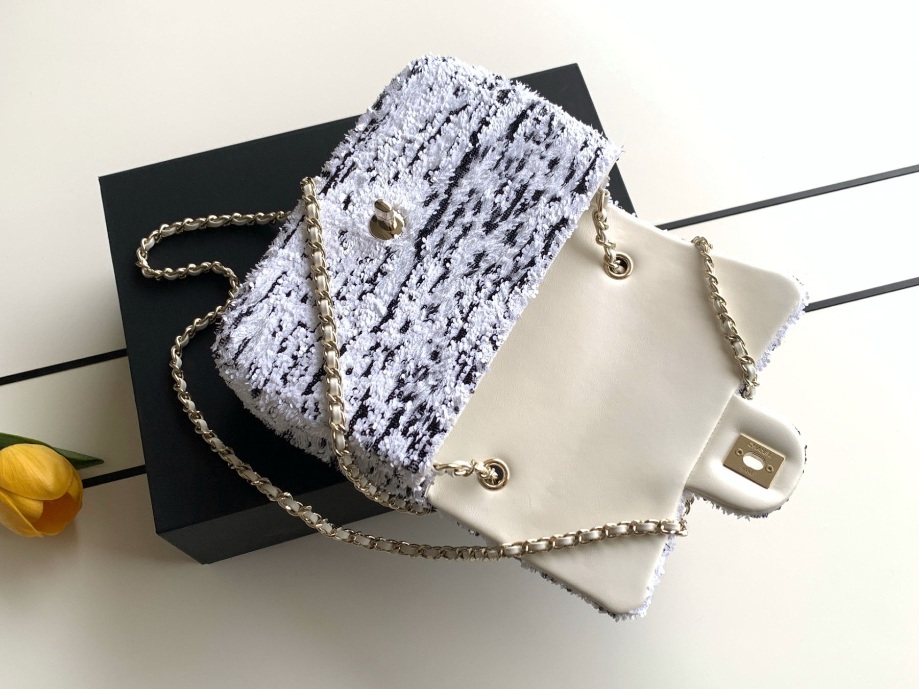 Chanel Flap Bag AS4418 14x21x8cm