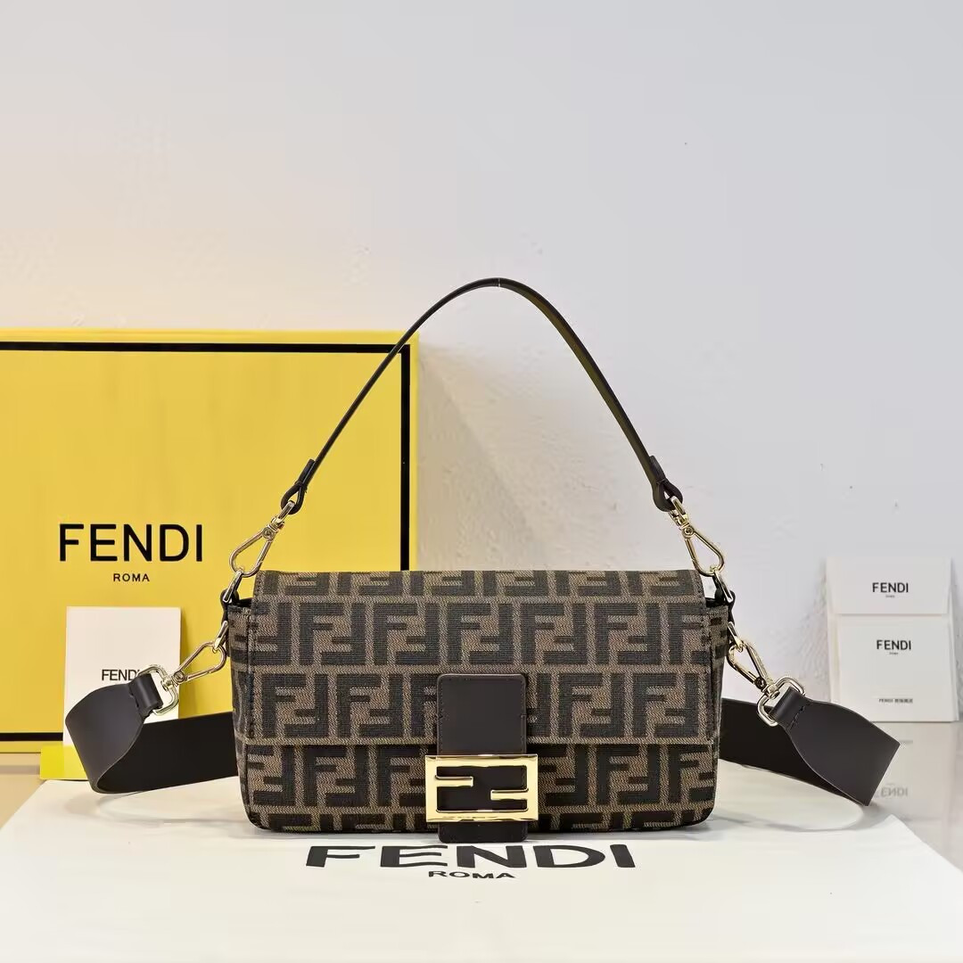 Fendi Baguette Shoulder Bag 26x13x6cm
