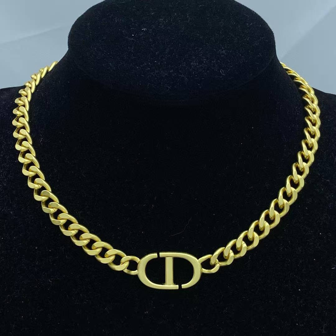 D10r 30 Montaigne Short Necklace