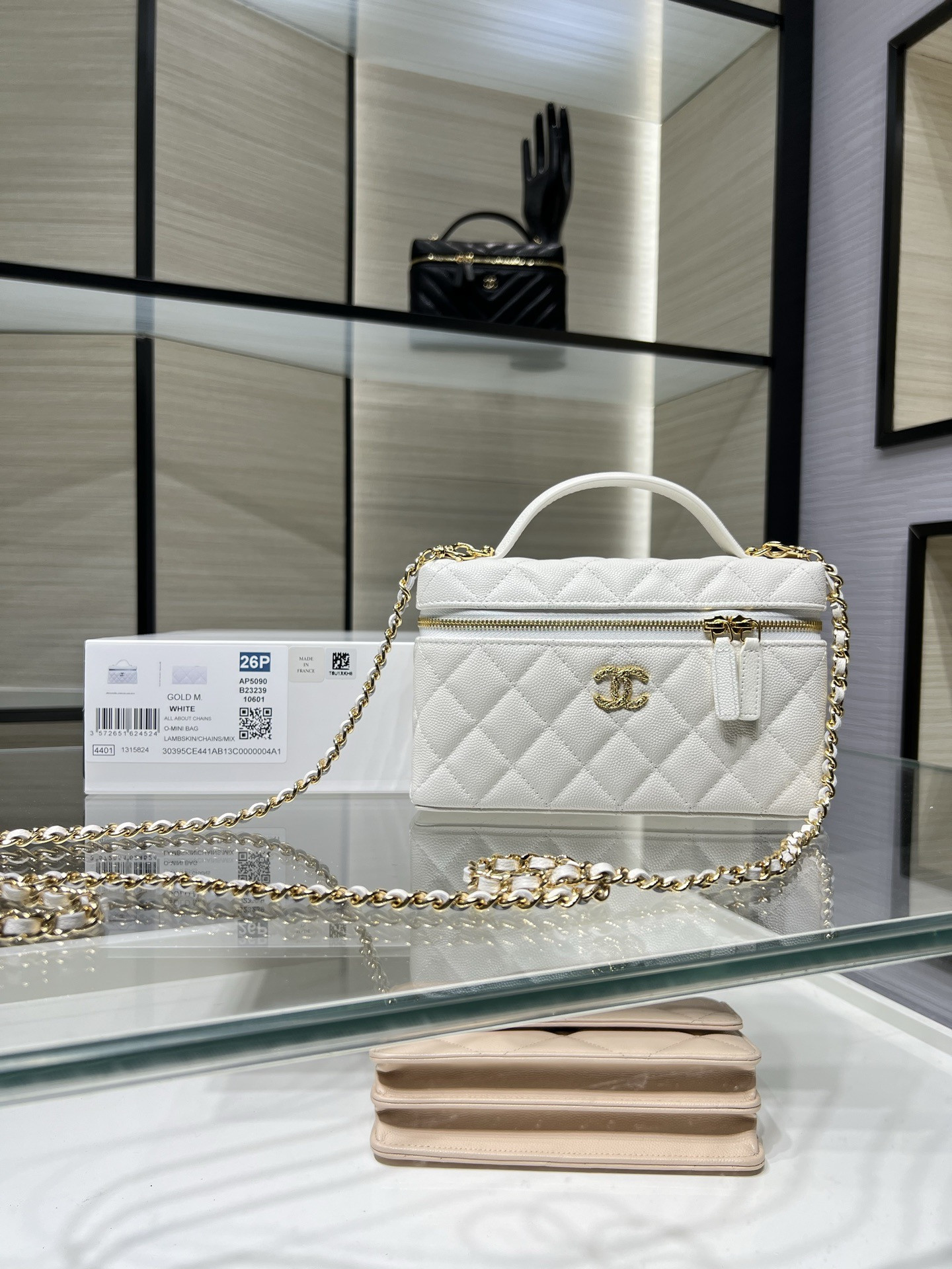 CHANEL Classic Vanity with chain Handbag AP5090 17x19.5x5cm