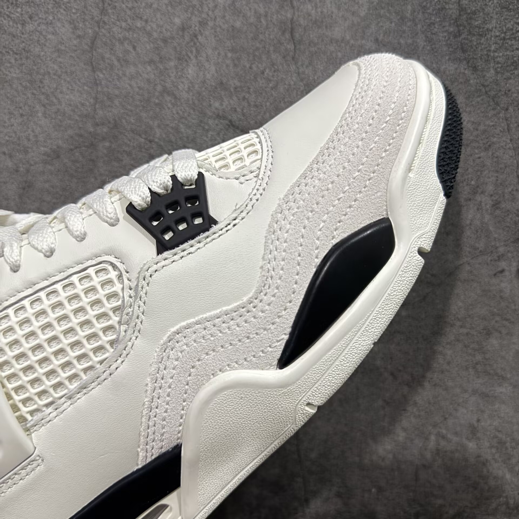 UA Air Jordan 4 Retro