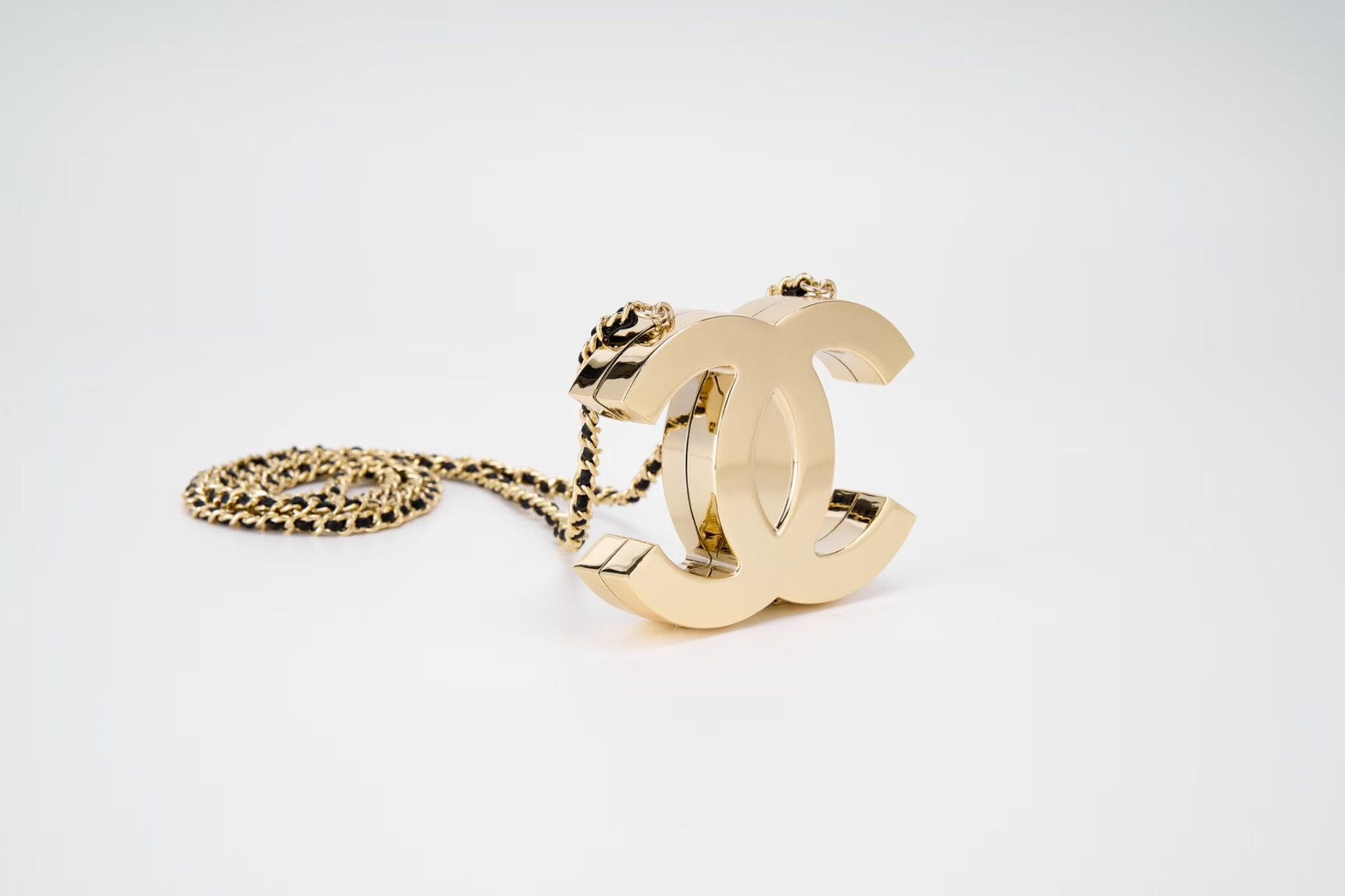 CHANEL Bag 10x8x2cm