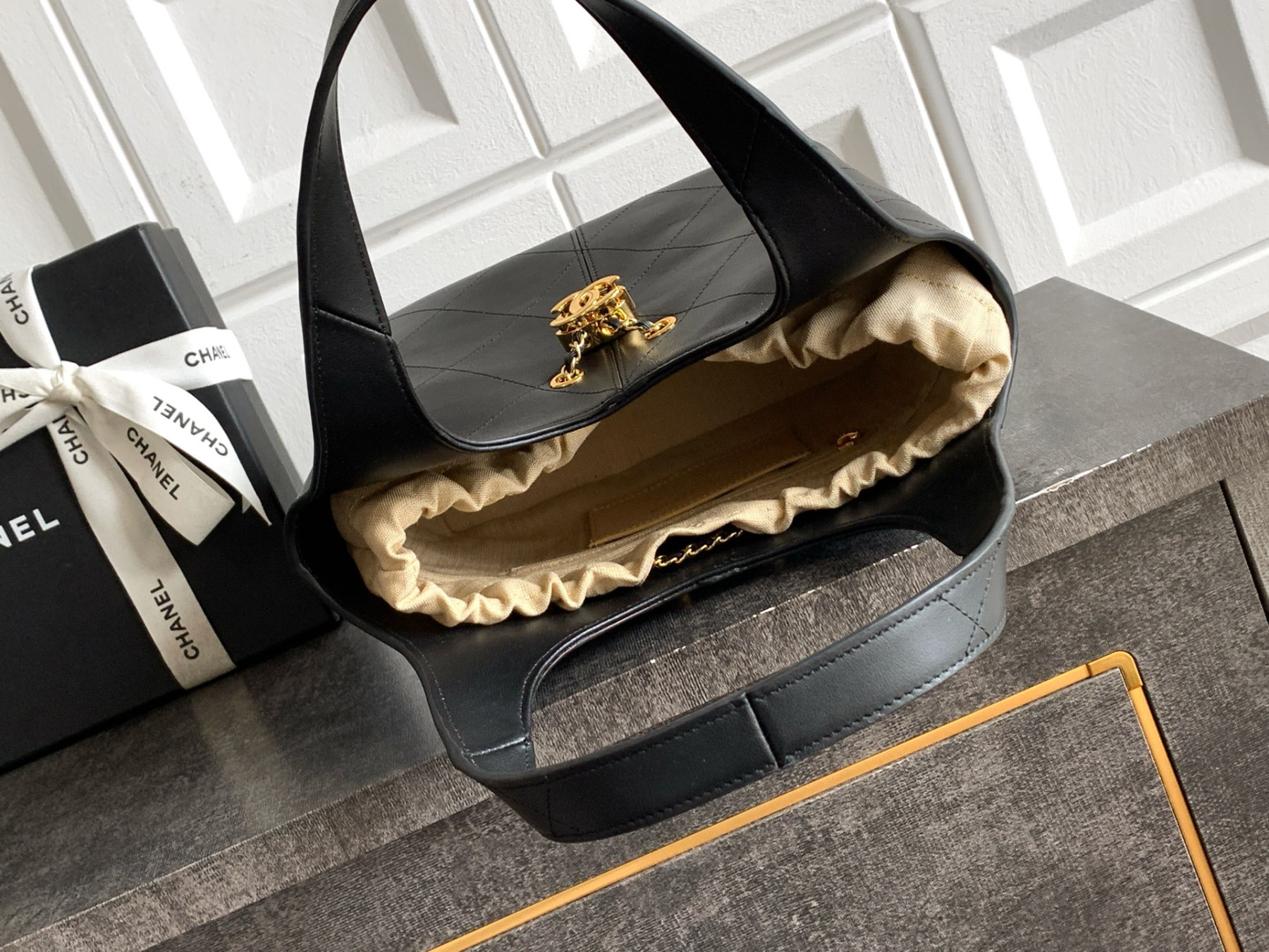Chanel Shopping Bag AS6108 35x27x13cm