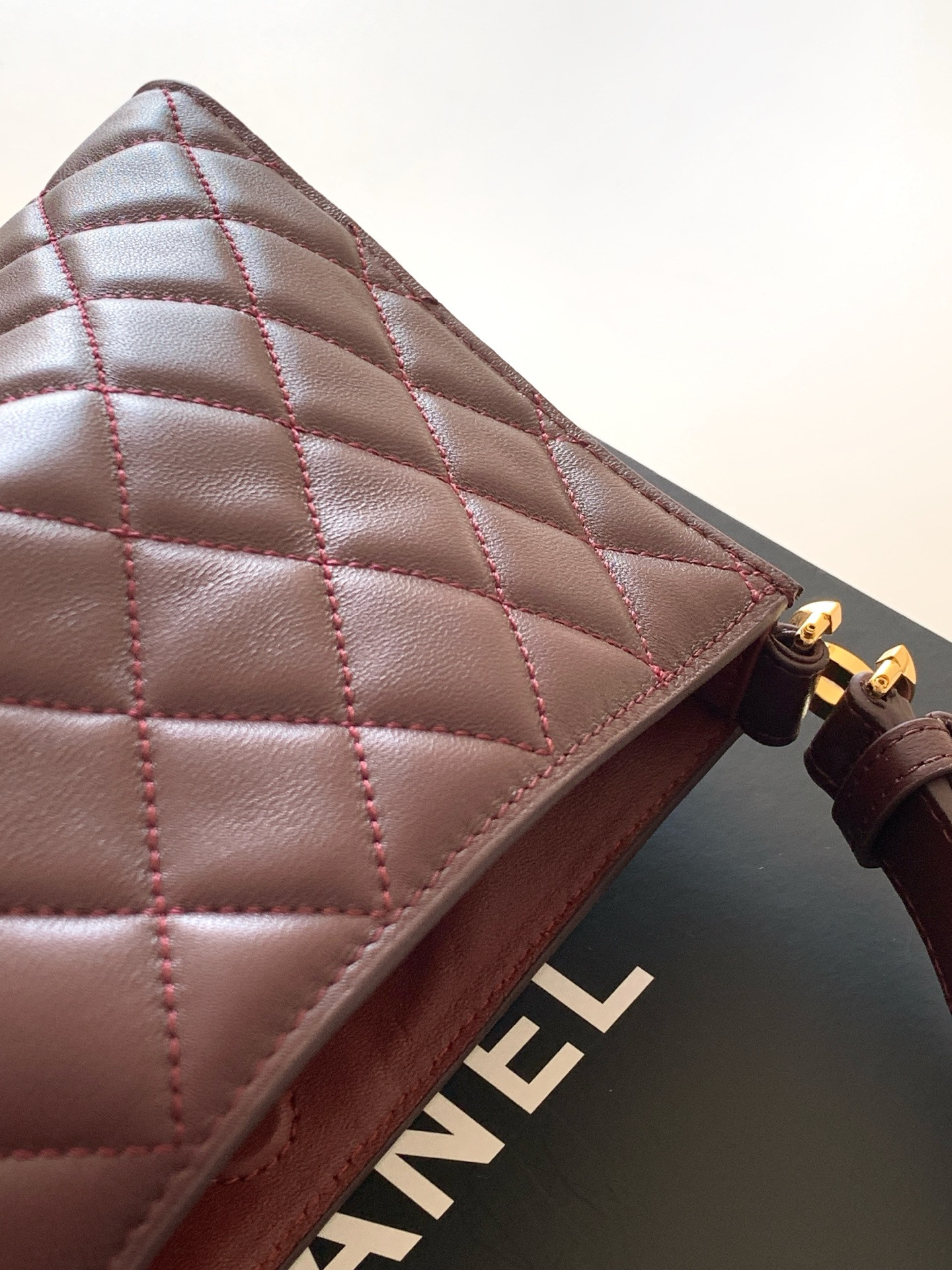 Ch**el 26X Hobo Shoulder Bag 14x22x7cm