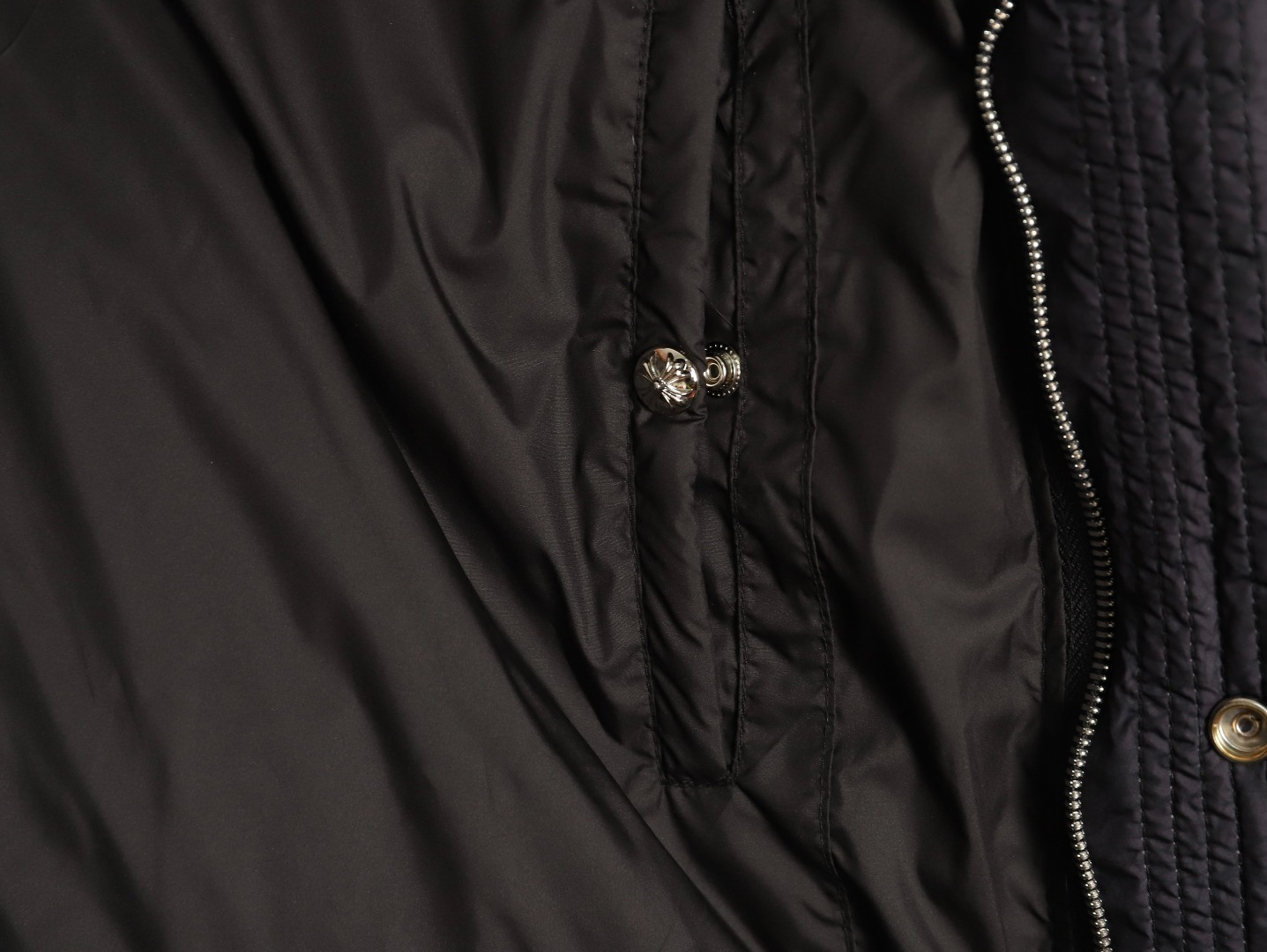 Ch*0me He**ts short puffer jacket