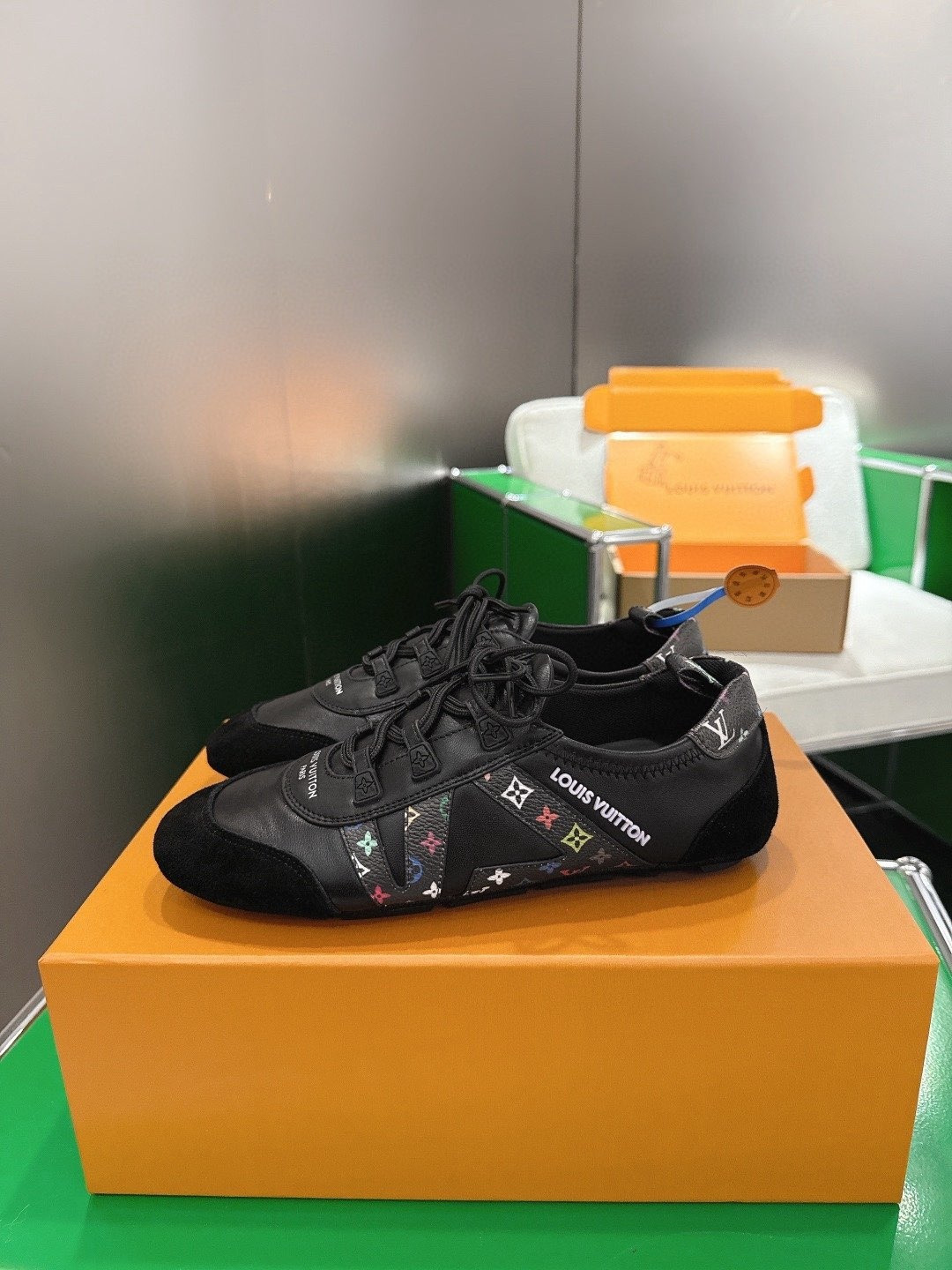 UA LV Sneaker