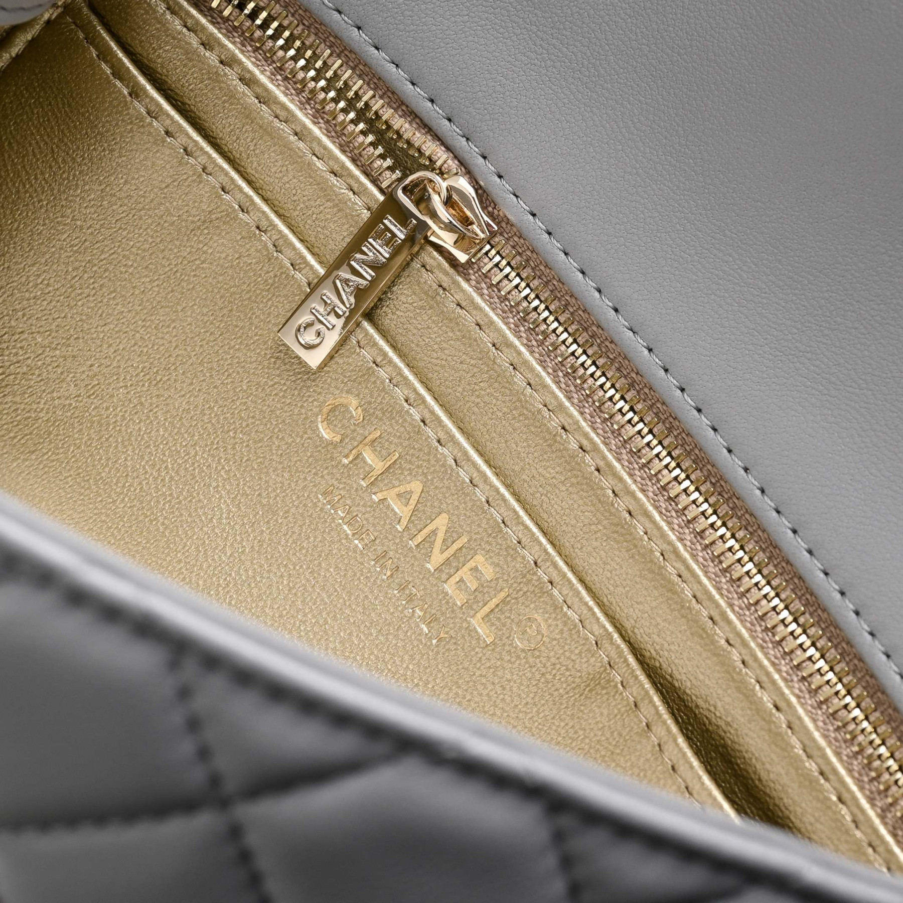 Chanel Classic Flap Handbag CF AS5759 20x13x7cm