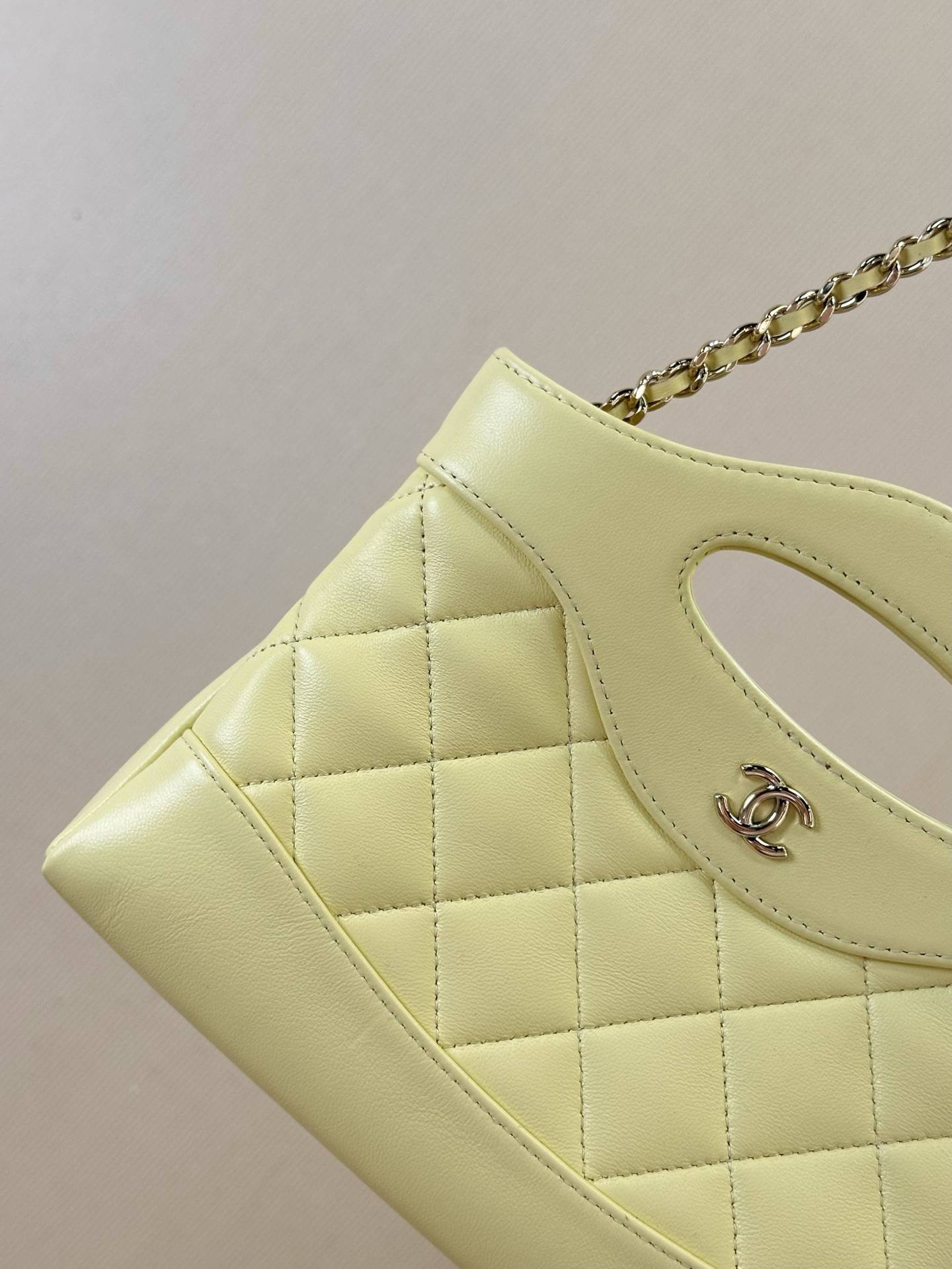 Chanel Nano Chain Bag 17.5x20.5cm