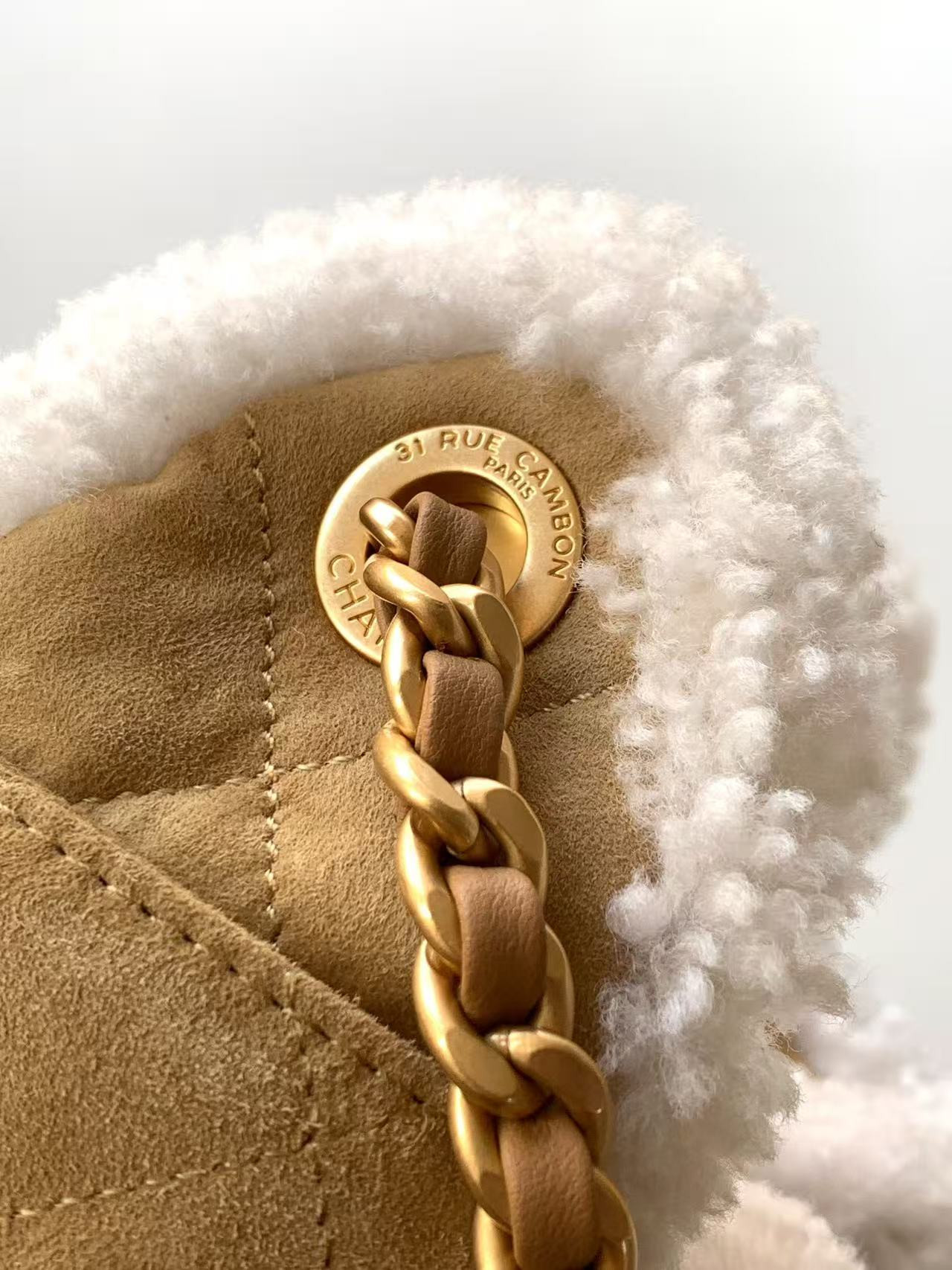 CHANEL 25C Bucket Bag 20x22x12.5cm