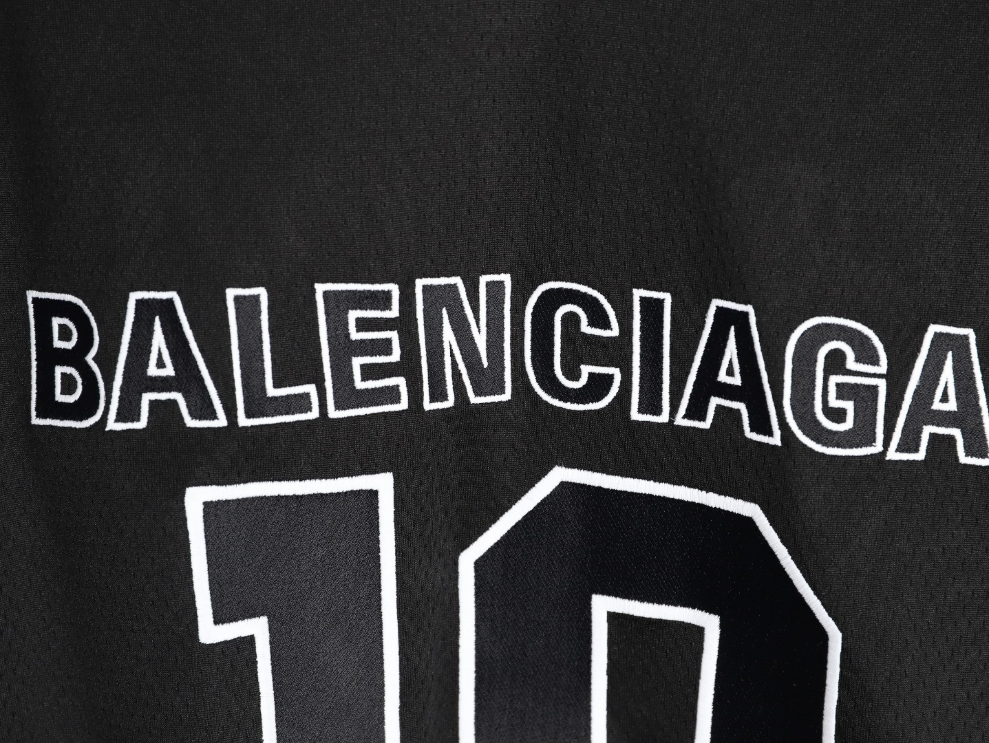 Ba1en*iaga long-sleeved t-shirt