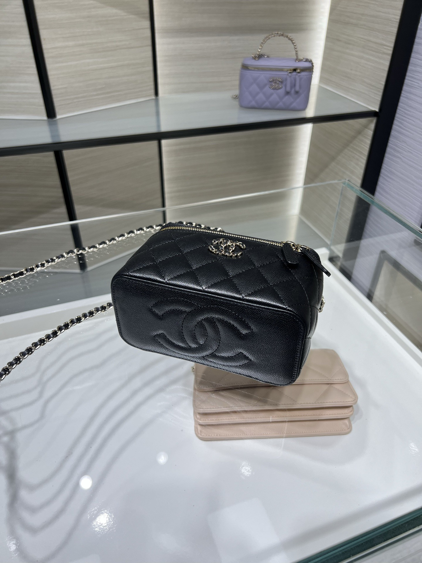 CHANEL Vanity With Chain AP5182 9.5x17x8cm