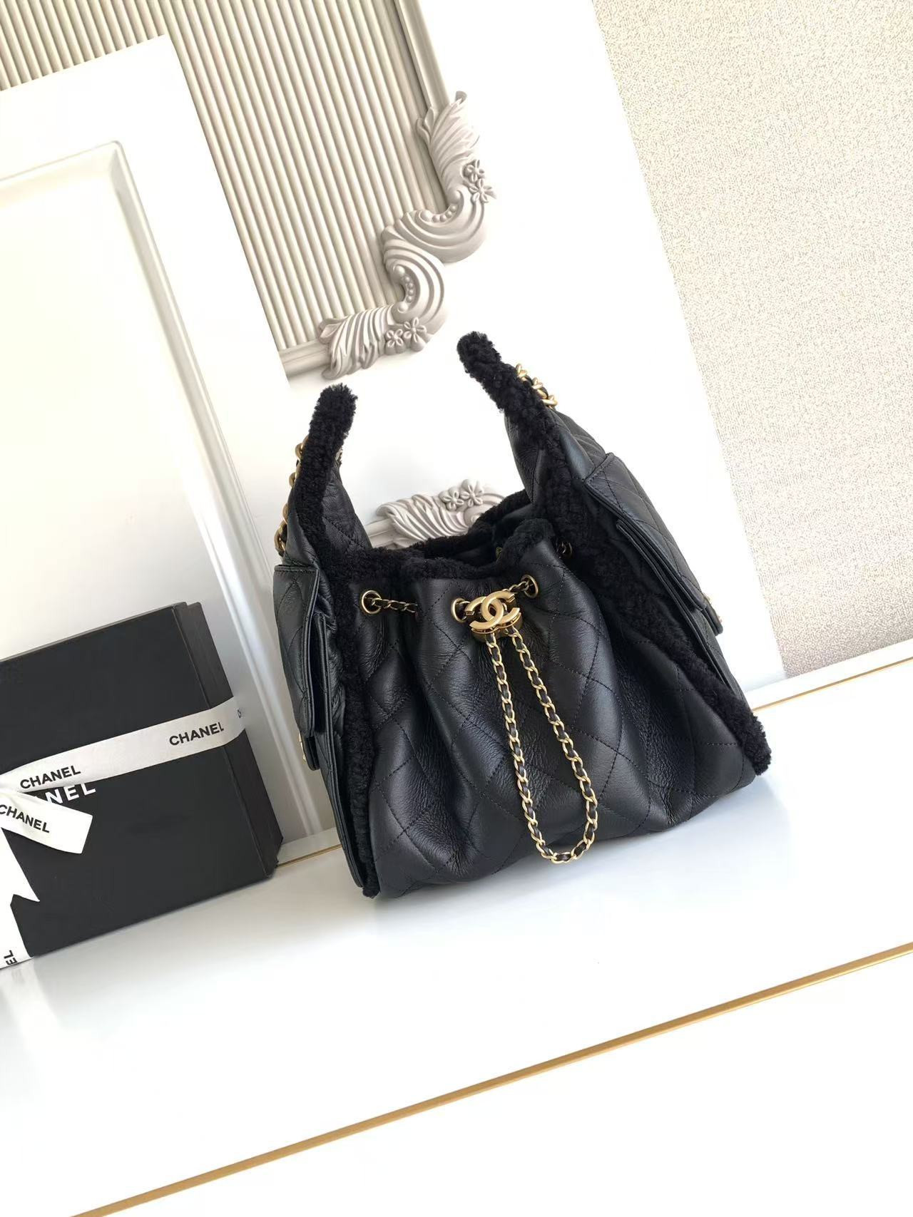 CHANEL 25C Bucket BAG 30x26x14cm