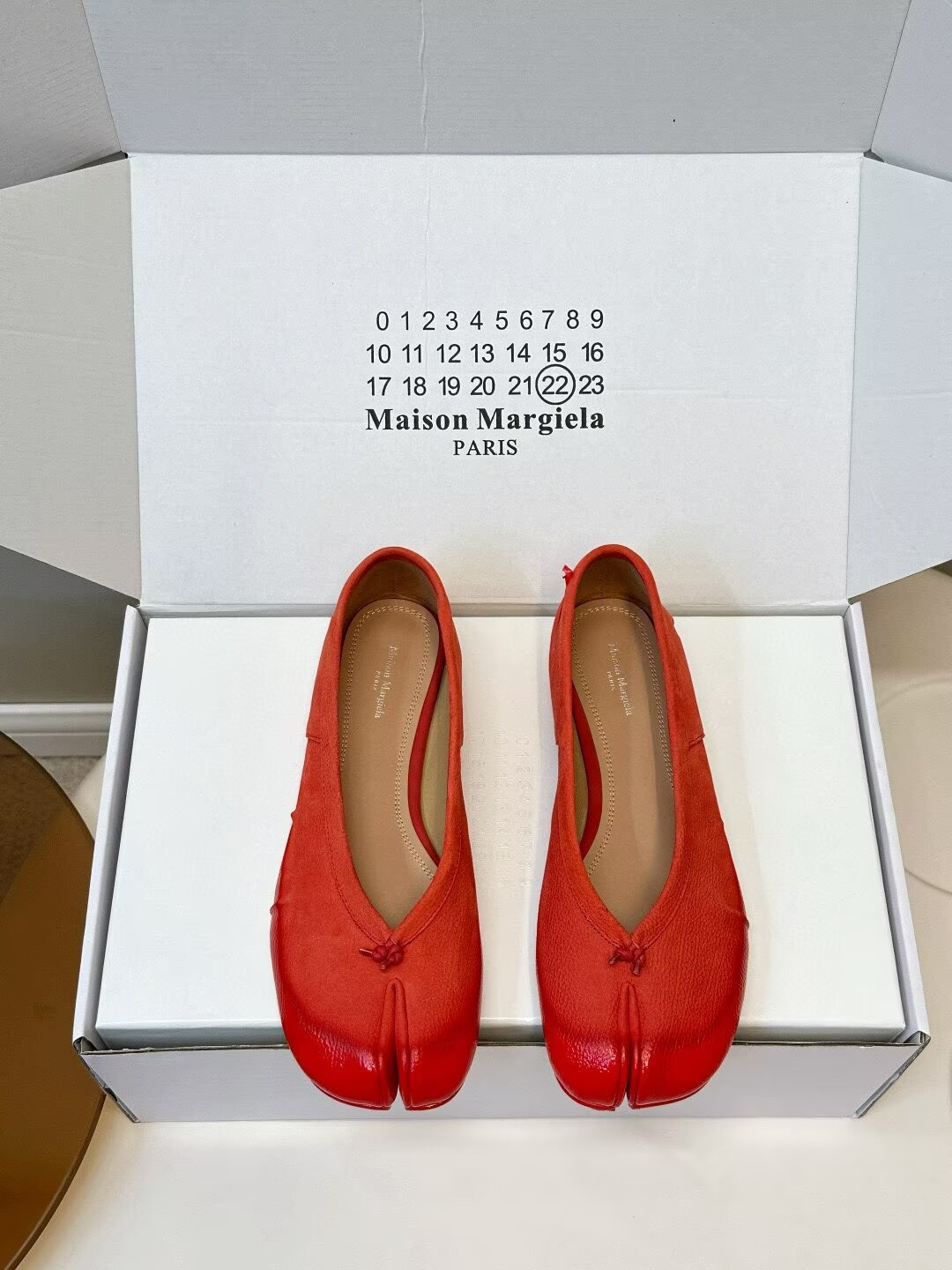 ua ma1s0n Marg*e1a tabi leather ballet flats